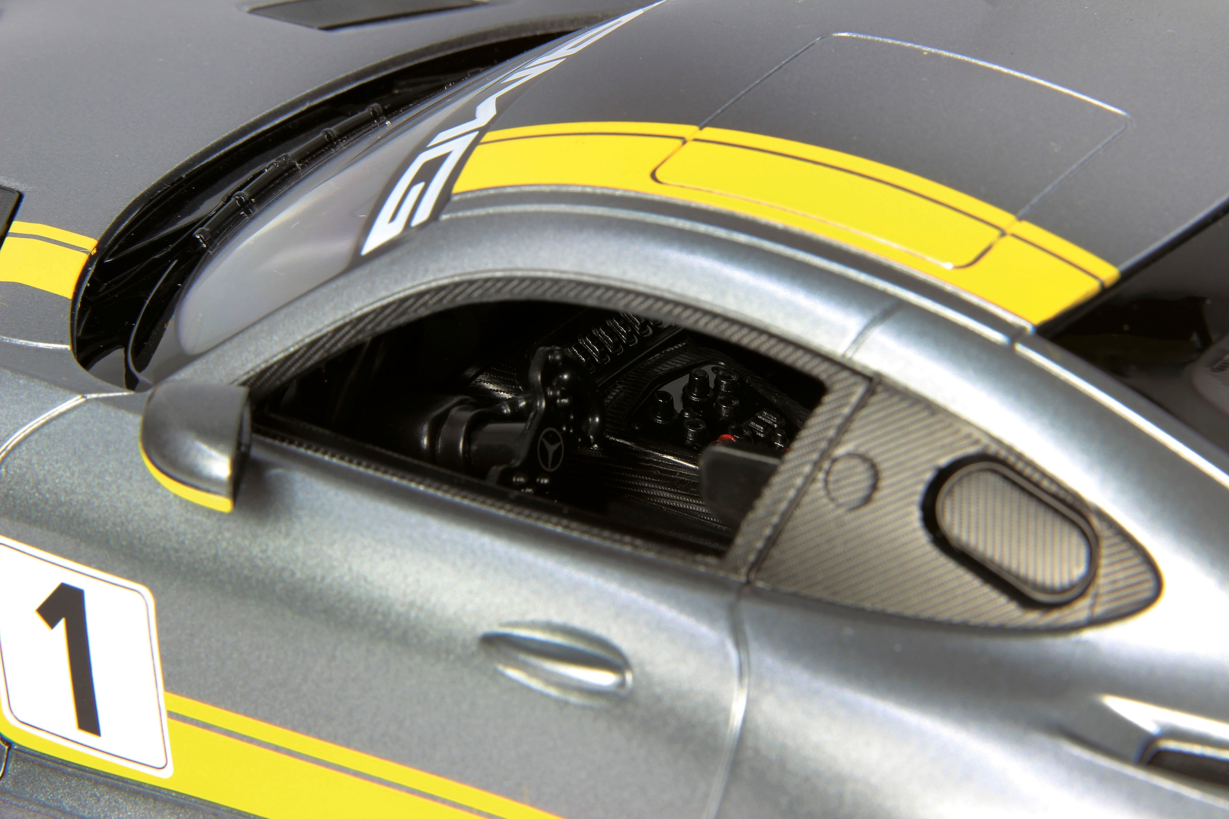 Jamara RC-Auto »Deluxe Cars, Mercedes-AMG GT3 Performance, 1:14, grau, 2,4GHz«, mit LED-Licht