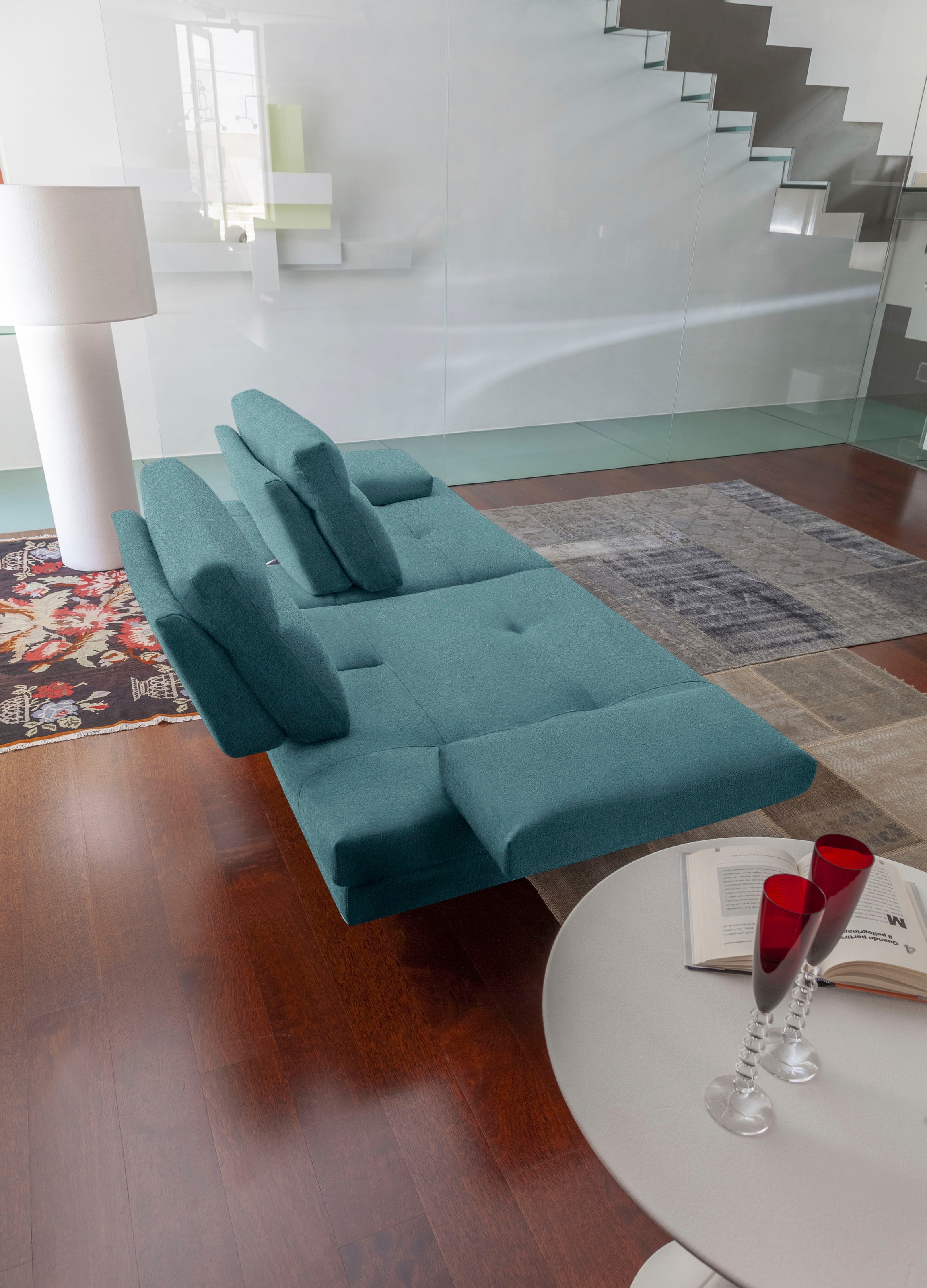 CALIA ITALIA 3,5-Sitzer »Toby Wing, italienisches Designsofa mit erstklassigem Sitzkomfort«, inklusive Sitztiefenverstellung, Füße in Chrom glänzend