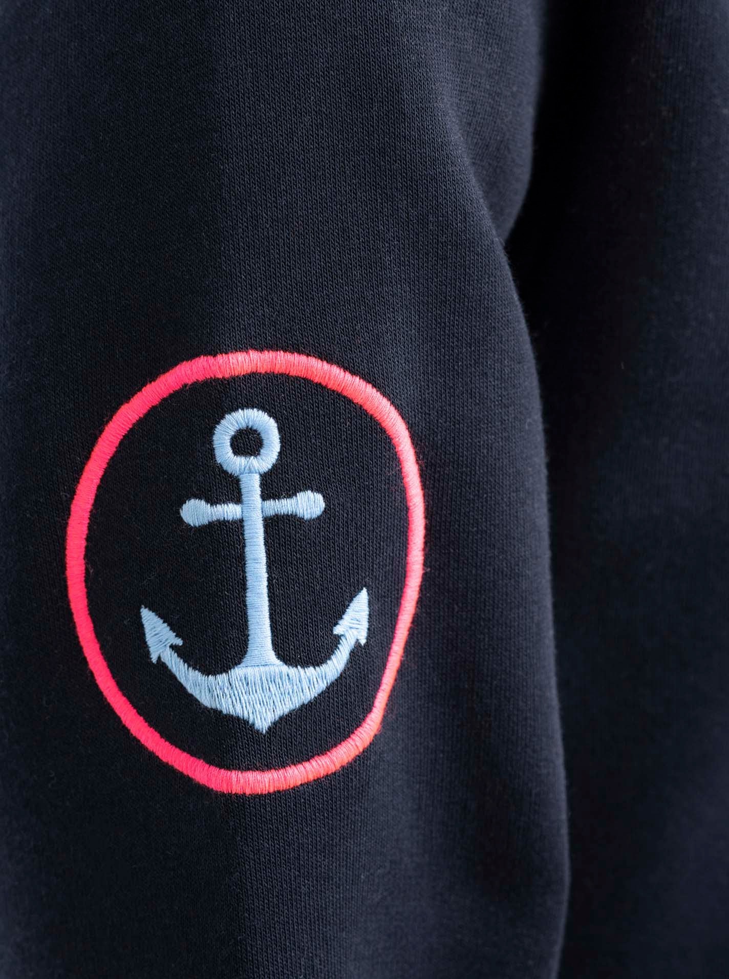 Zwillingsherz Kapuzensweatjacke »"Maritim"«, mit gesticktem MOIN und Anker Logo und Reißverschluss