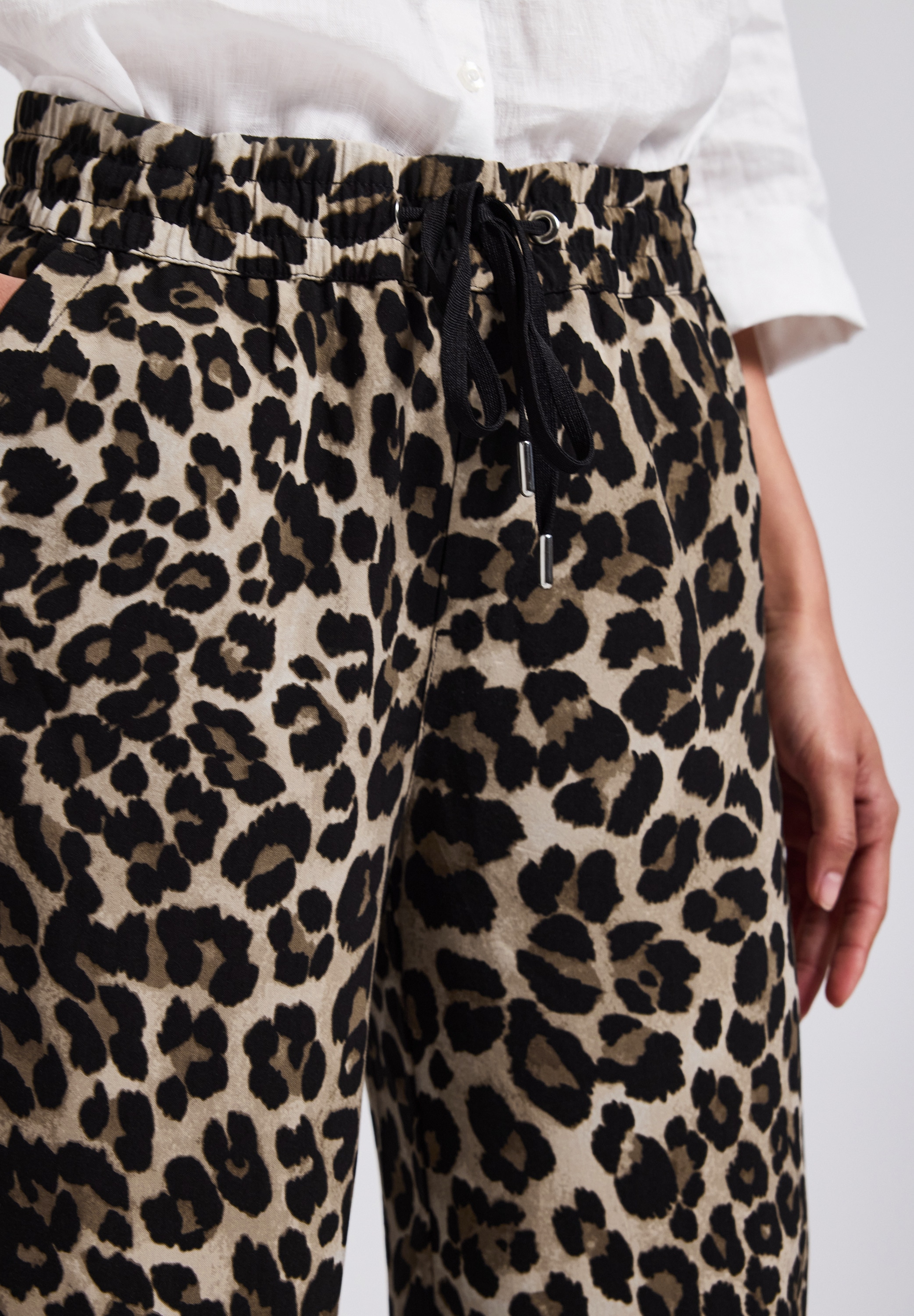STREET ONE Stoffhose »Style Emee«  Sommerhose mit elastischem Bund und Tunnelzug, mit grafischem Muster
