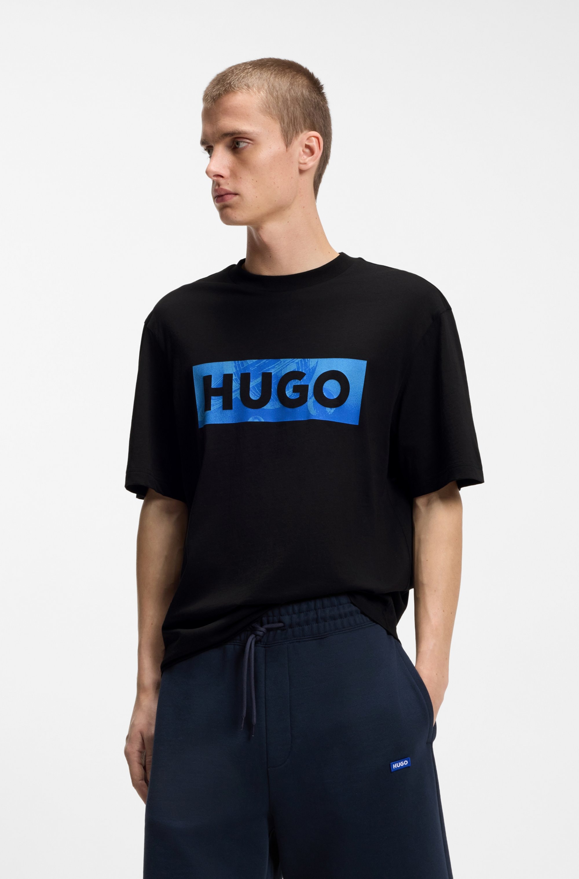 HUGO Blue T-Shirt Regula Fit, Rundhalsausschnitt, Logoprint, reine Baumwolle
