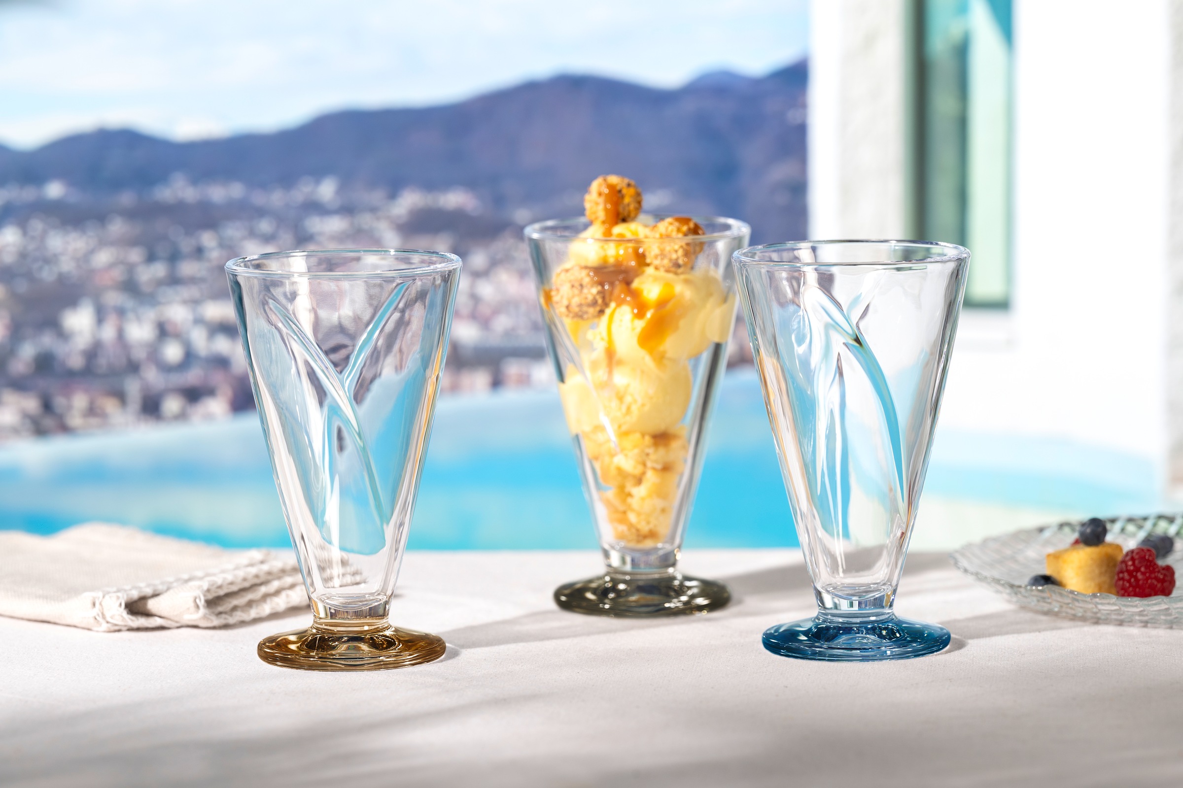 LEONARDO Eisschale »CONO, Eisbecher aus Glas, 360 ml, farbig, 6er-Set«, 6 tlg., aus Glas, spülmaschinengeeignet