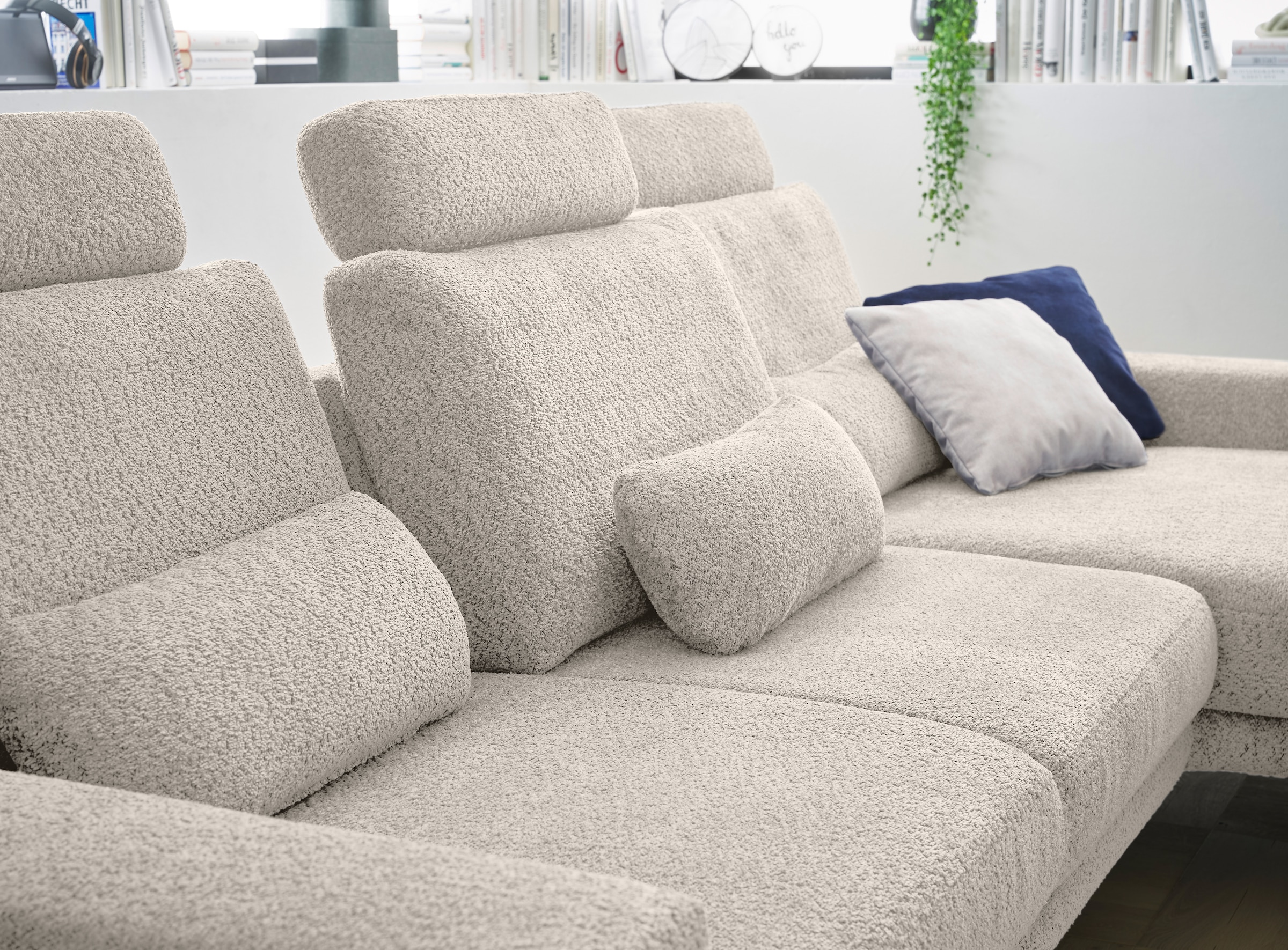set one by Musterring Ecksofa »SO 3600, inkl motor. Sitztiefenverstellung, Kopfstützen, Nierenkissen«, Sitzhöhe 44 cm, Federkern, Breite 293 x Tiefe 180 cm, Kama sand