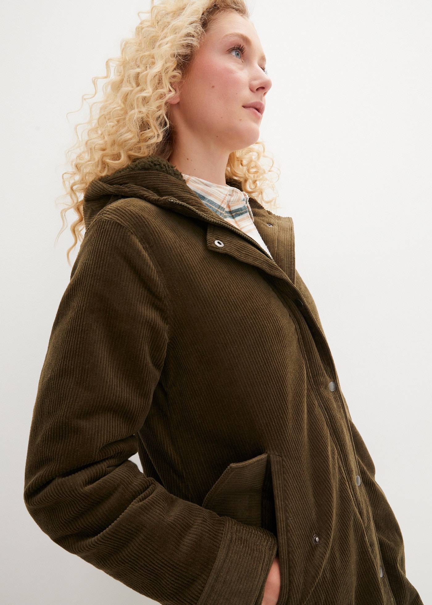 bonprix Parka mit Kapuze dezente A-Linie Passform, teilweise mit kuscheligem Plüschfutter