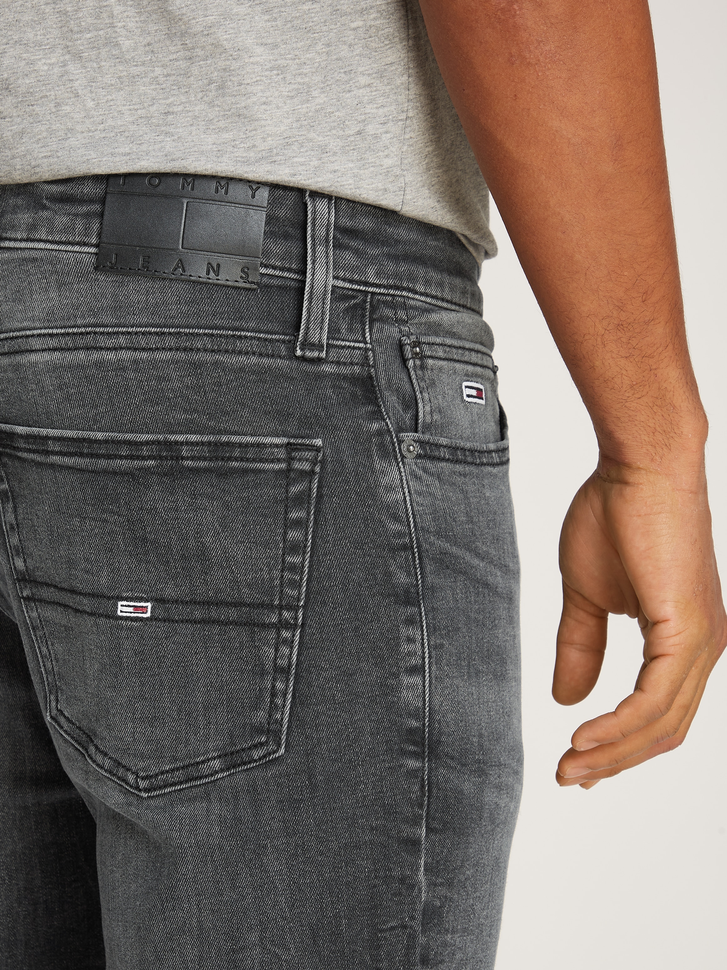 Tommy Jeans Slim-fit-Jeans »RYAN SLIM STRAIGHT«, mit Logoprägung