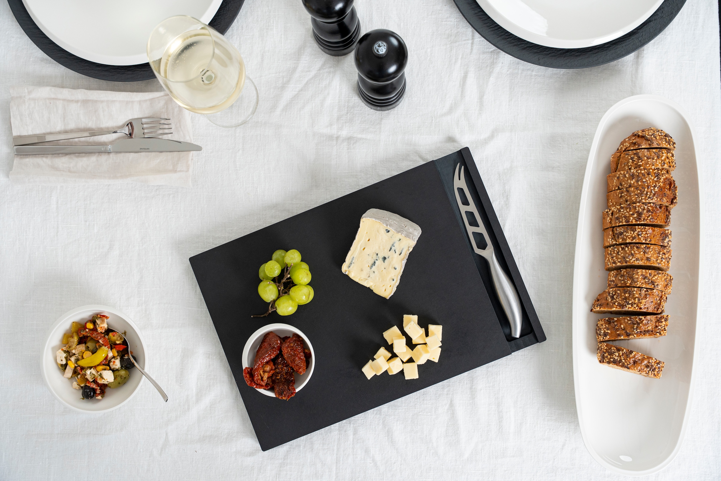 Continenta Käsebrett »mit Messer, Duracore schwarz« hochwertige Verarbeitung, inkl. Käsemesser