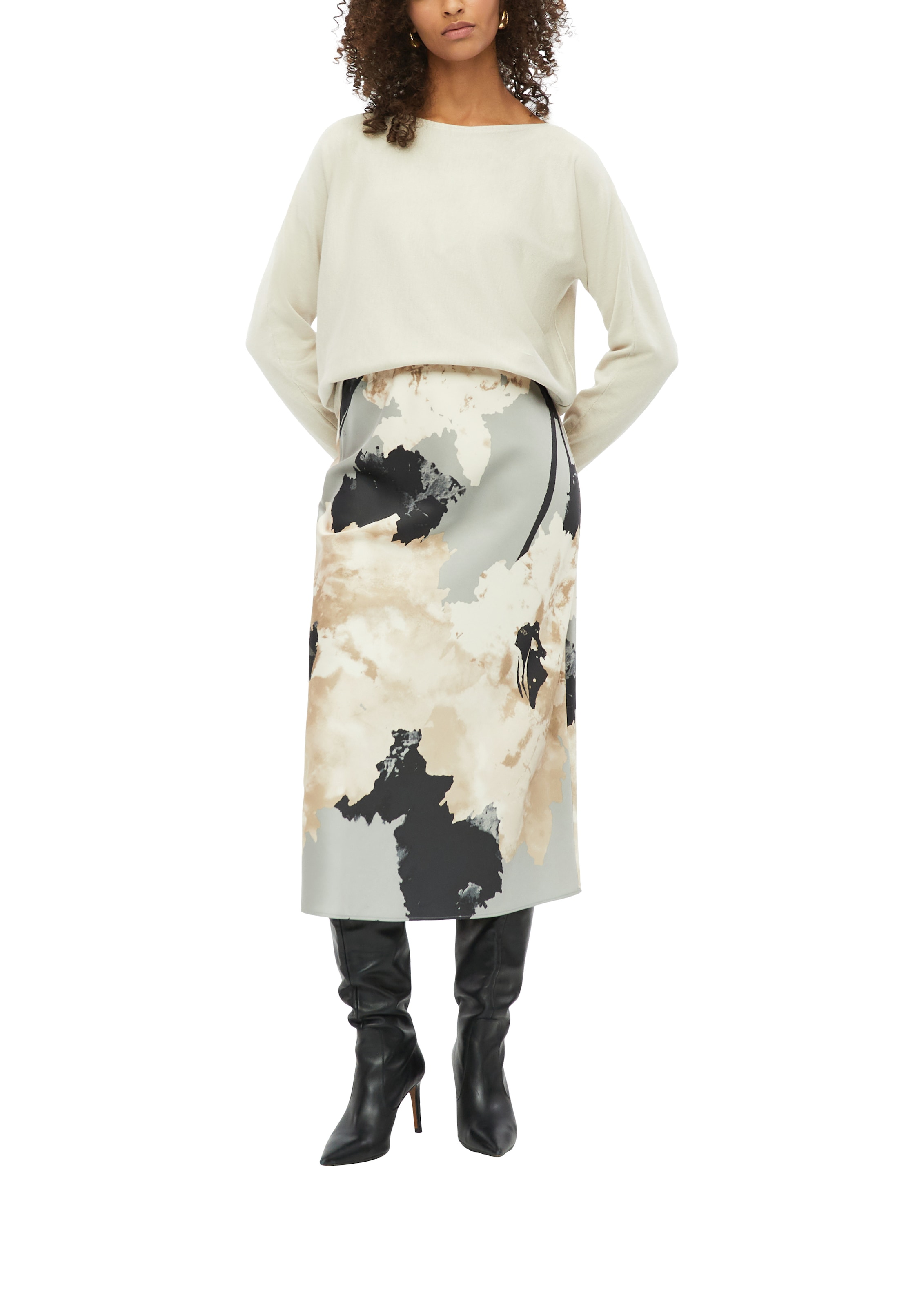 s.Oliver BLACK LABEL Rundhalspullover mit tiefem Rundhalsausschnitt, atmungsaktiv, elastisch