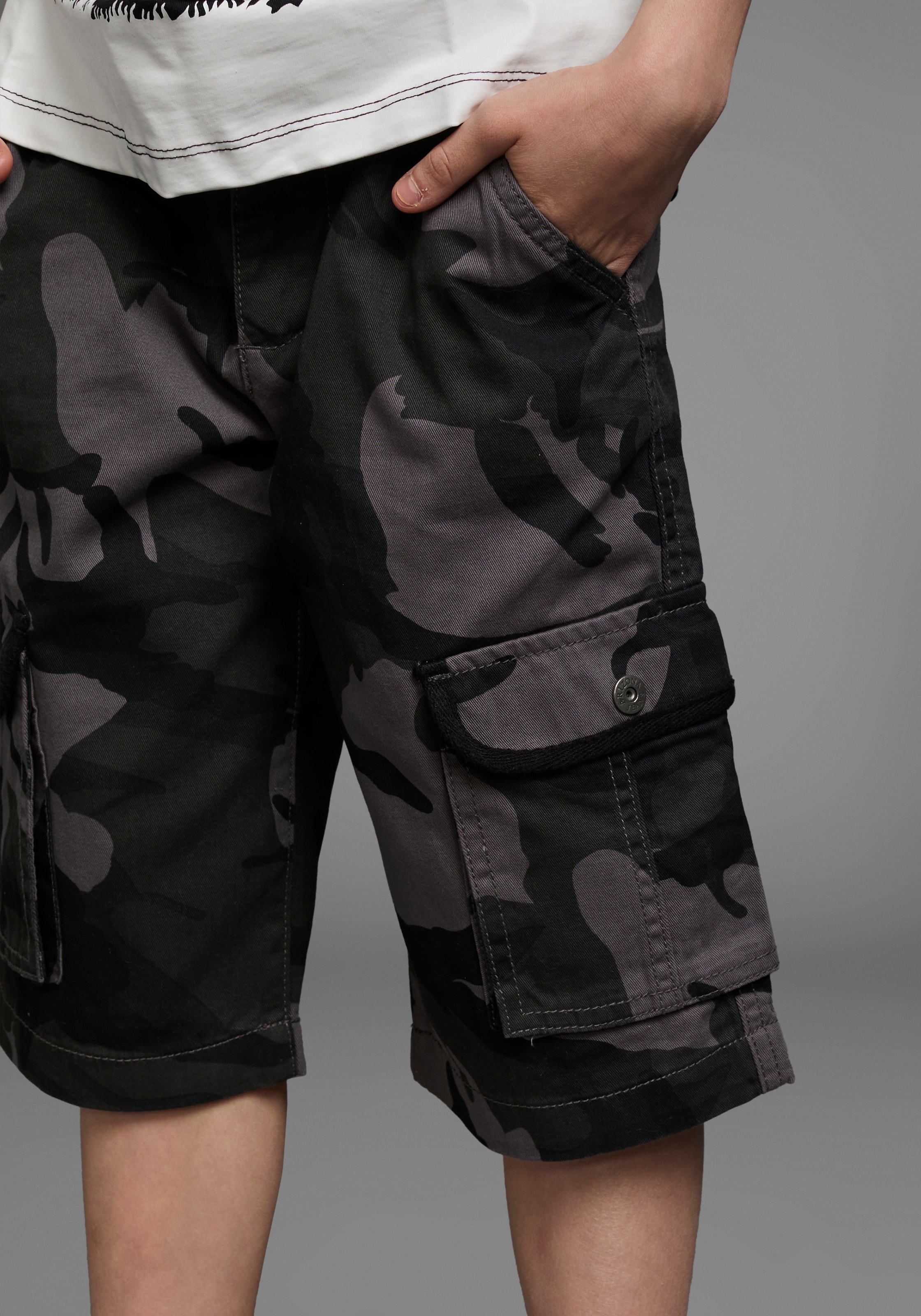 KIDSWORLD Shorts »2tlg. Bermudas+Gürtel«, (Set, 2 tlg., mit Gürtel), mit Textilgürtel