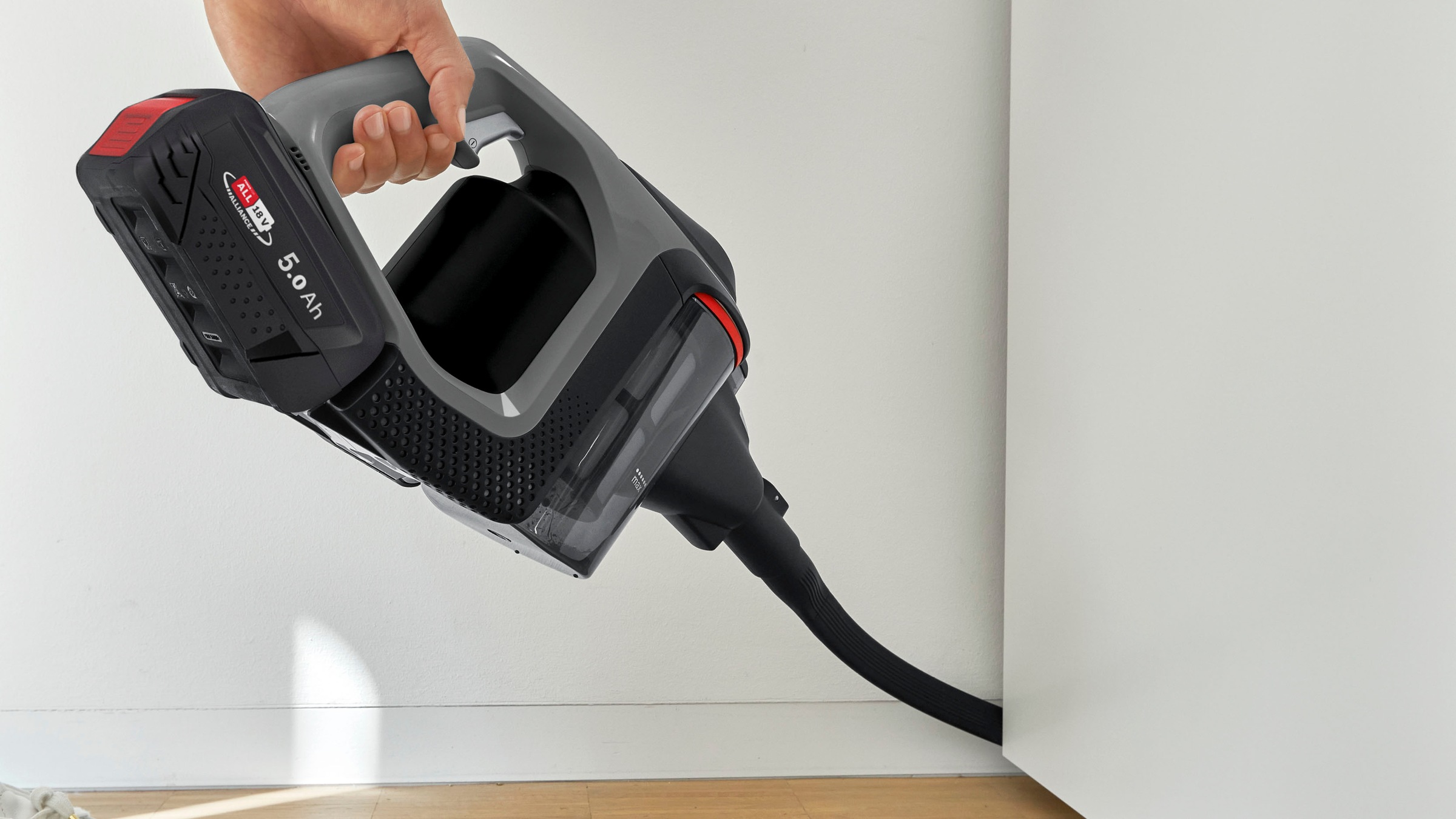 BOSCH Akku-Stielstaubsauger »Unlimited 8 Gen2 BSS825MULT, HEPA-Filtersystem, 10 Jahre Motorgarantie«, 5 Ah Akku, lange Laufzeit, Schnellladegerät, Hartboden-Softdüse, grau