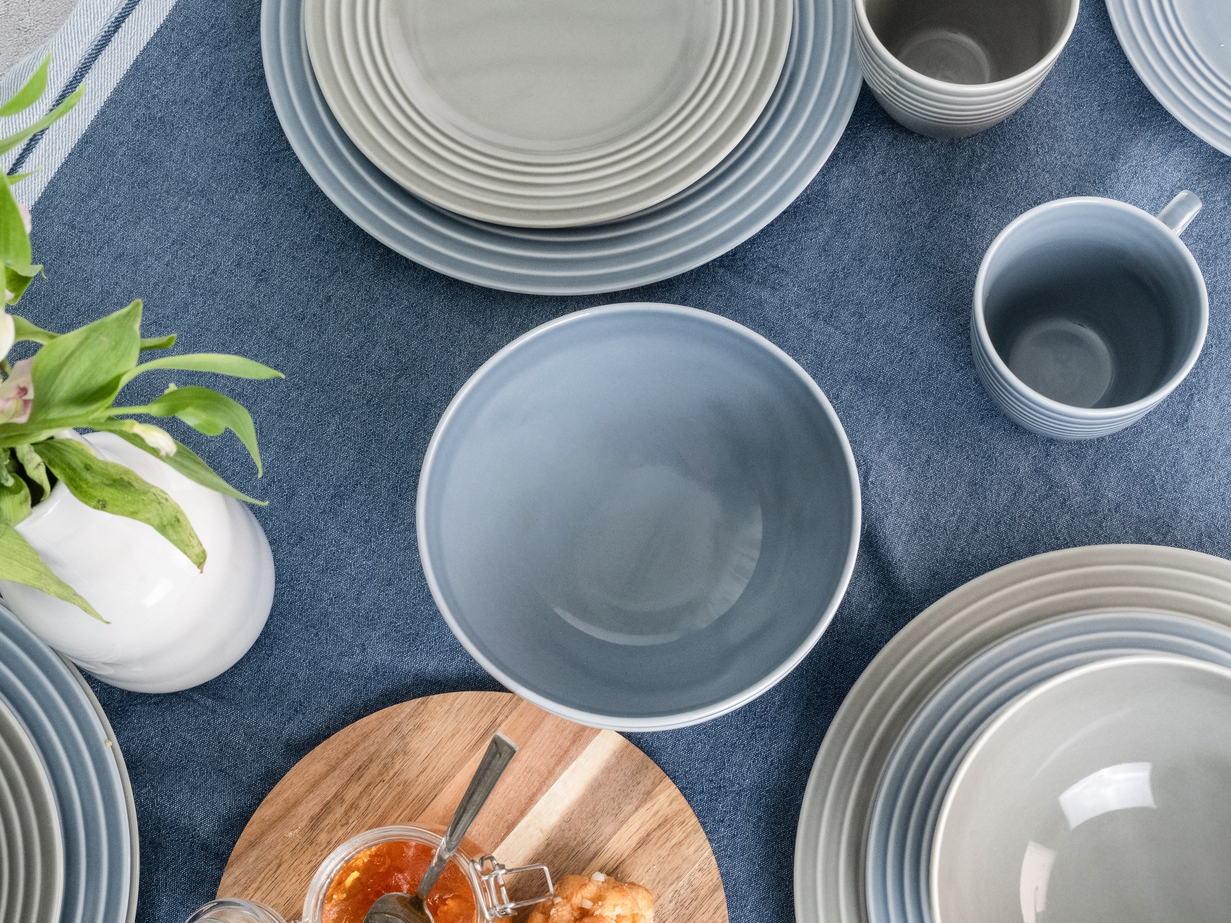 CreaTable Kombiservice »Geschirr-Set Stripes Colors«, (Set, 16 tlg., Kaffeeservice und Tafelservice im Set, für 4 Personen), Service, umlaufendes Rillenrelief, 16 Teile, für 4 Personen