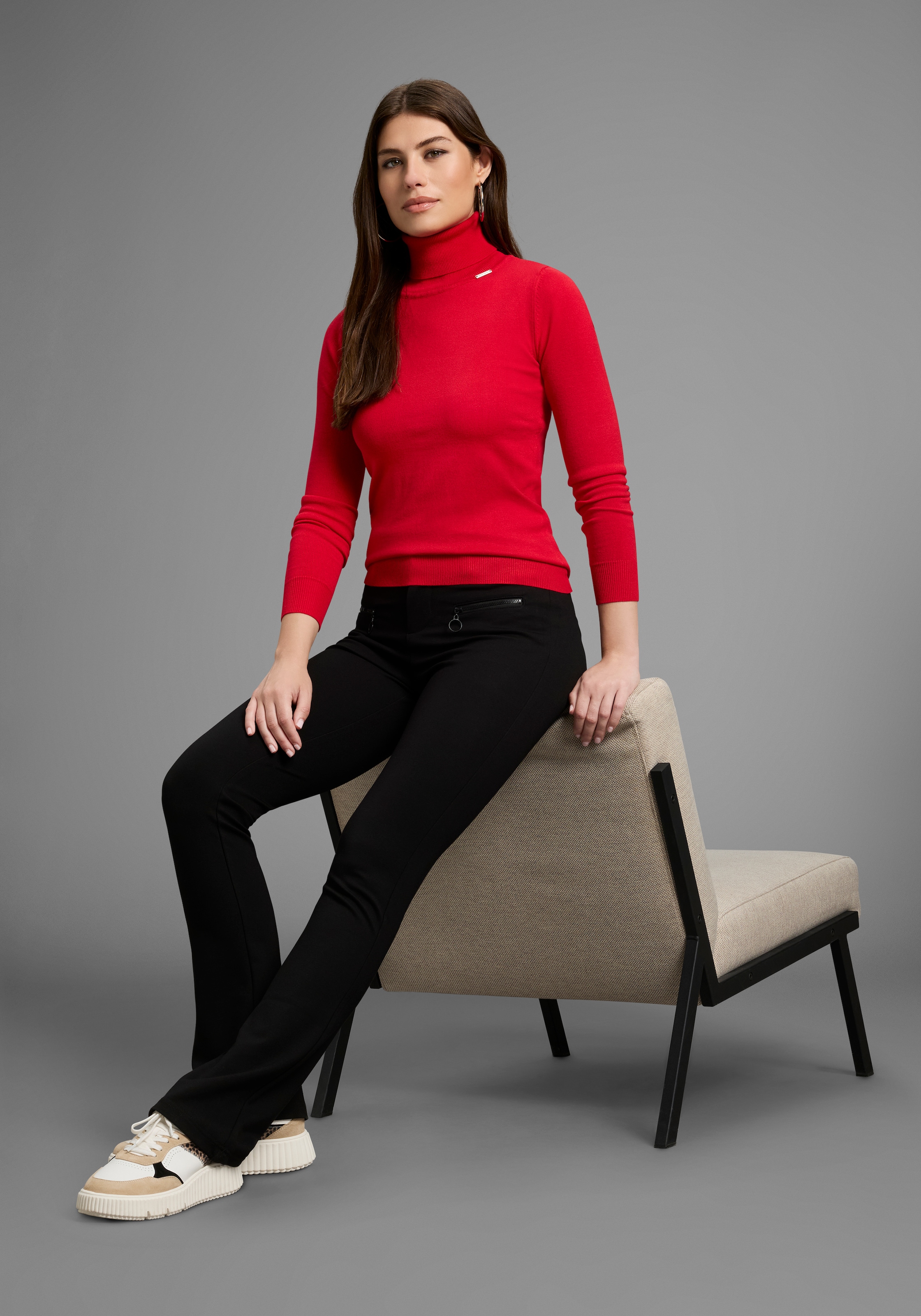 Bruno Banani Rollkragenpullover, mit Metalllogo