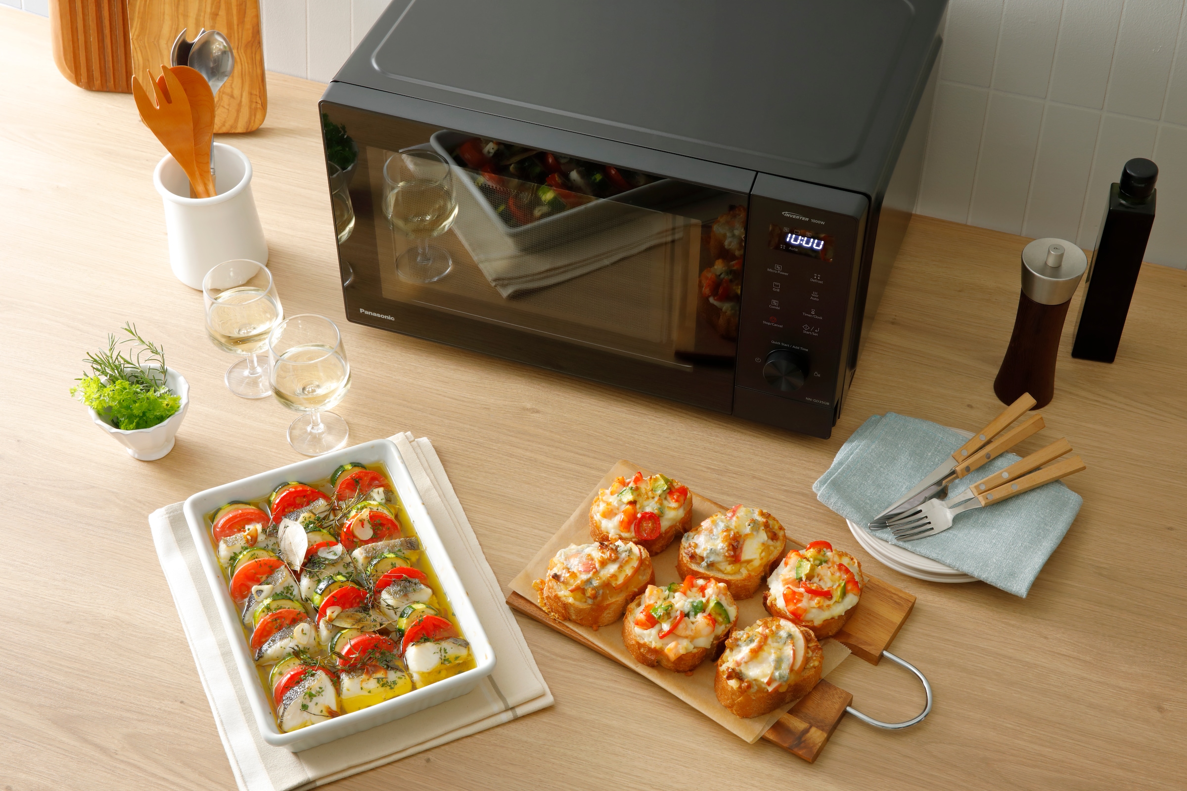 Panasonic Mikrowelle »NN-GD35QBEPG mit Grillfunktion«, Mikrowelle-Grill, 1000 W, Inverter Technologie