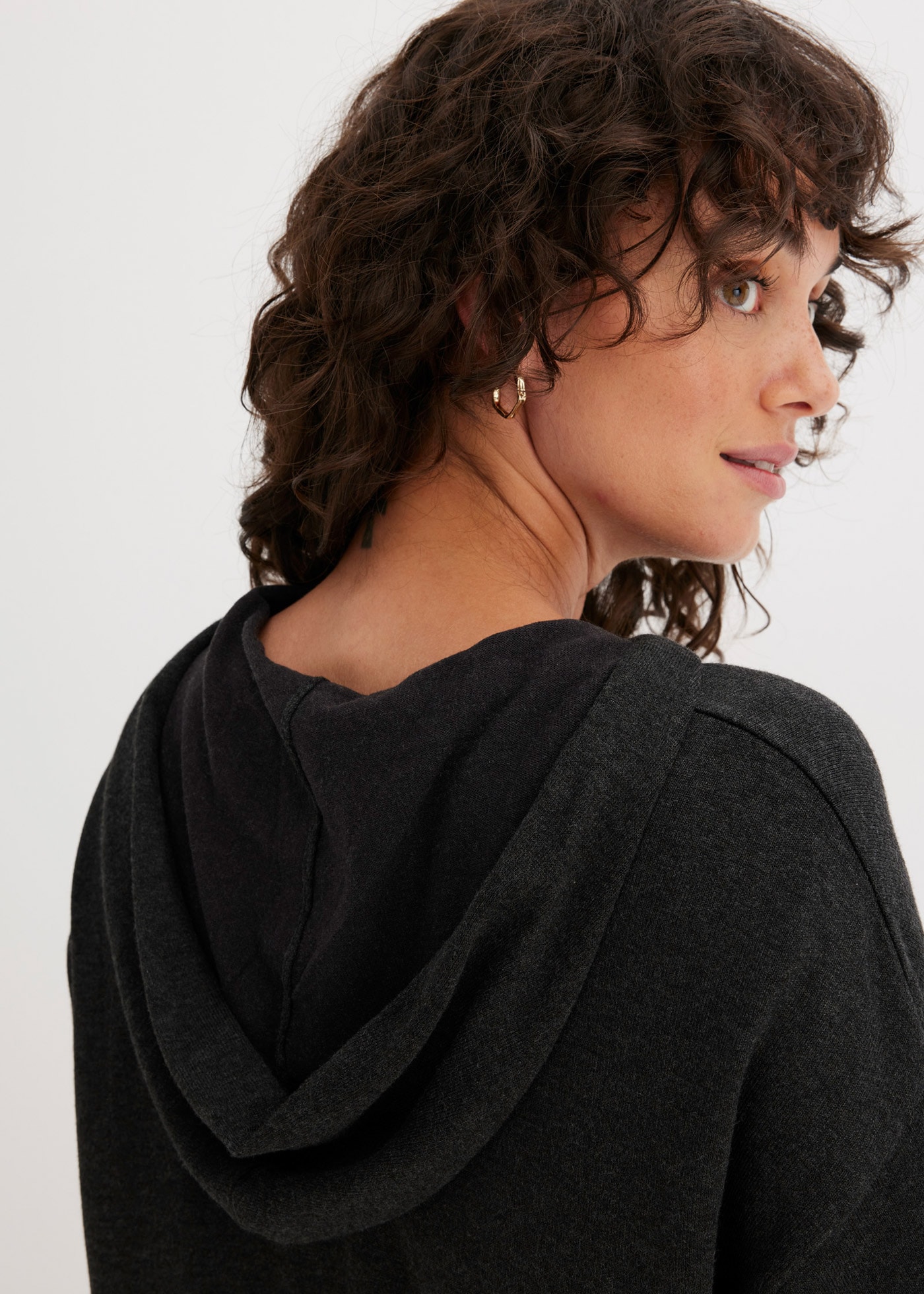 bonprix Strickpullover mit Kängurutasche