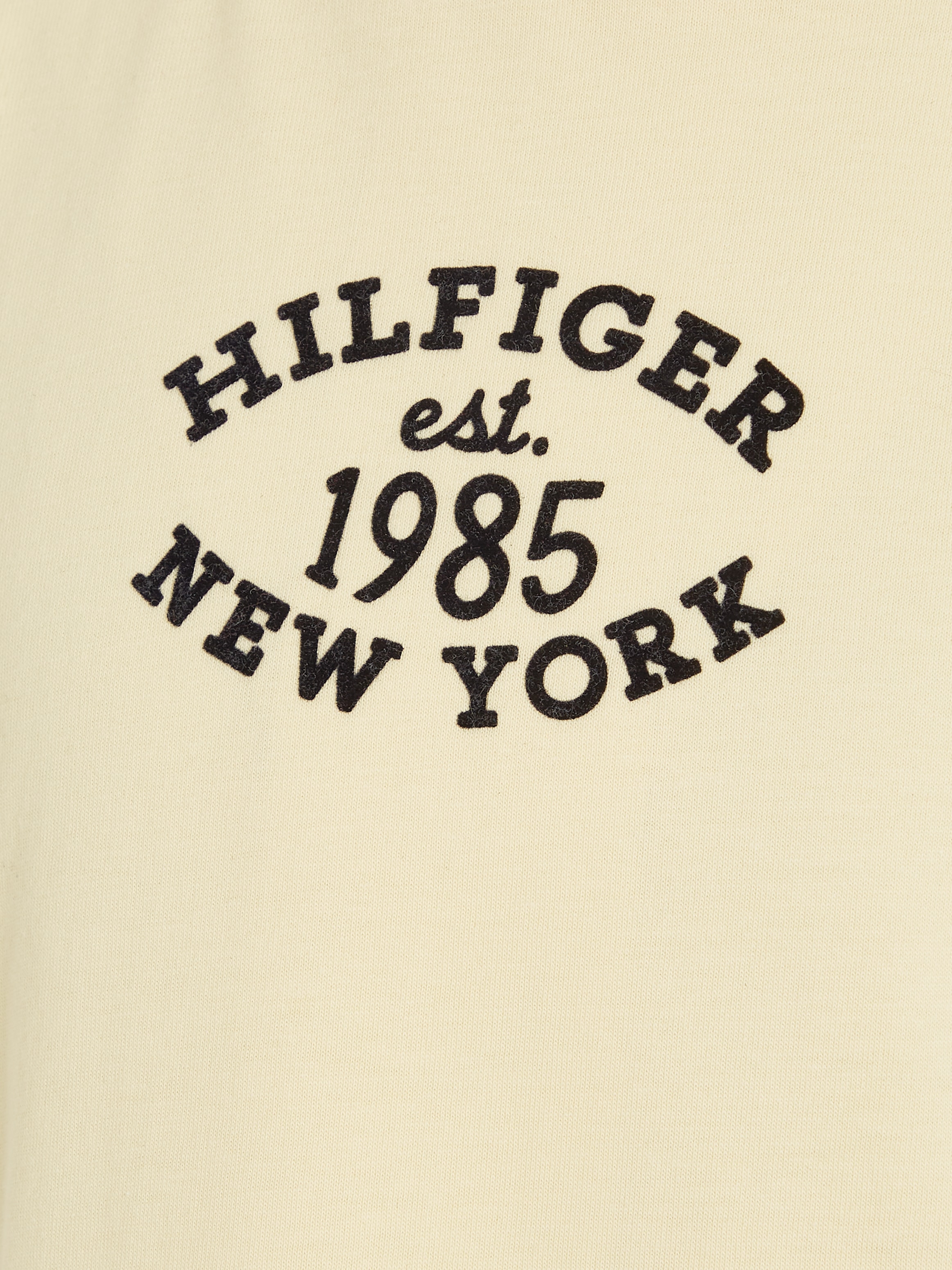 Tommy Hilfiger T-Shirt »MONOTYPE FLOCK«, Kinder bis 16 Jahre mit Logostickerei