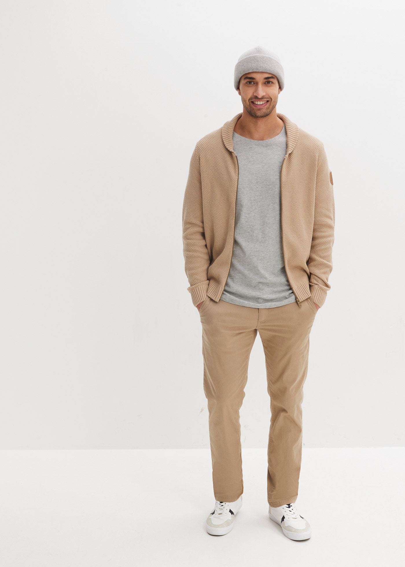 bonprix Chinohose »Regular Fit Chinohose mit Komfortbund und Gürtel, Straight«  Regular Fit Chinohose mit Komfortbund und Gürtel, Straight