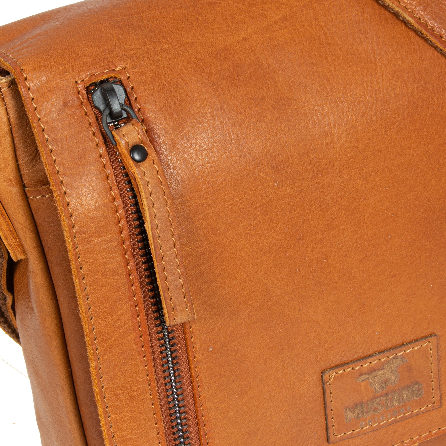 MUSTANG Schultertasche »San Marino« , Herren Umhängetasche, Businessbag mit Nieten und Logo