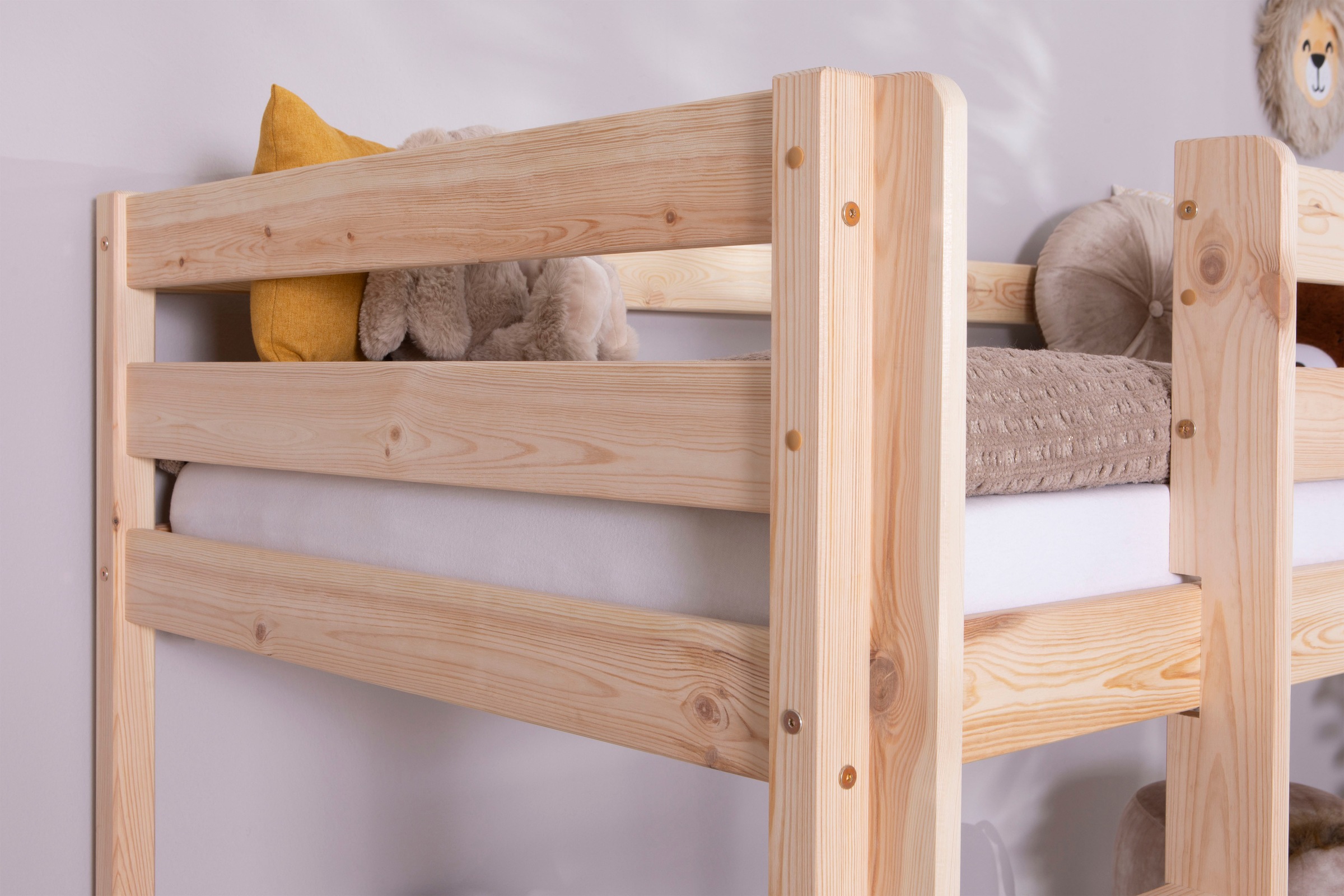 Ticaa Hochbett »Malte, FSC®-zertifizierte Kiefer, Deal für begrenzte Zeit!«, (90x200cm Liegefläche, Höhe 114cm), mit Rollrost