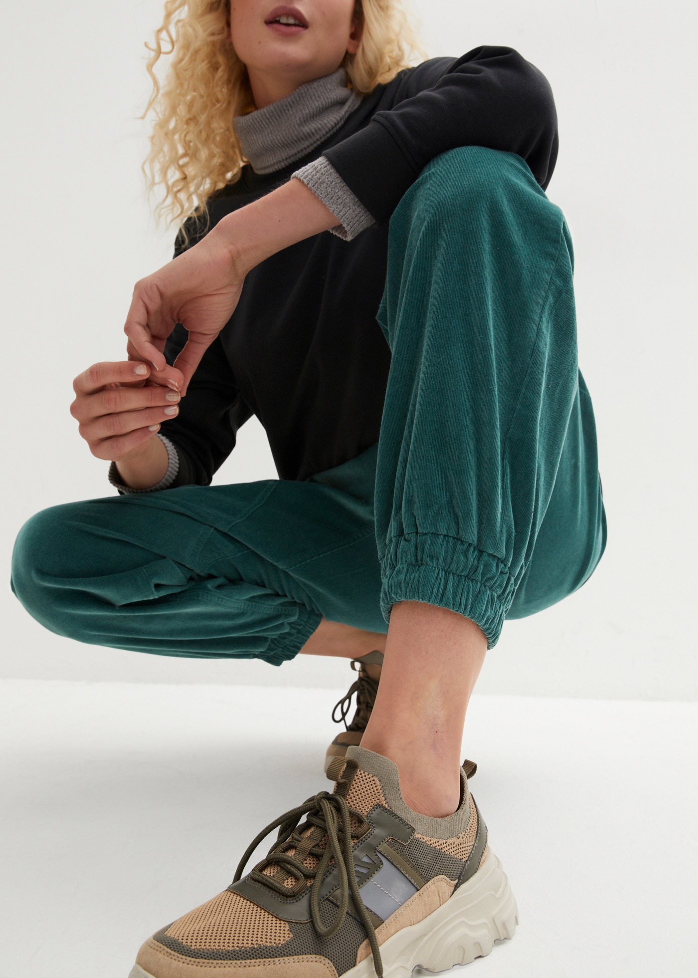 bonprix Cordhose  aus Baumwoll-Mix, mit großen Eingrifftaschen, lockere Passform