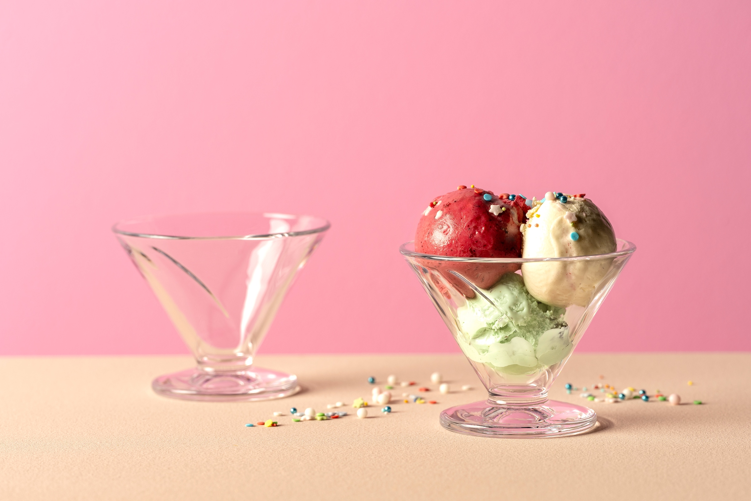 LEONARDO Eisschale »CONO, Eisbecher aus Glas, 270 ml, 4er-Set«, 4 tlg., aus Glas, spülmaschinengeeignet