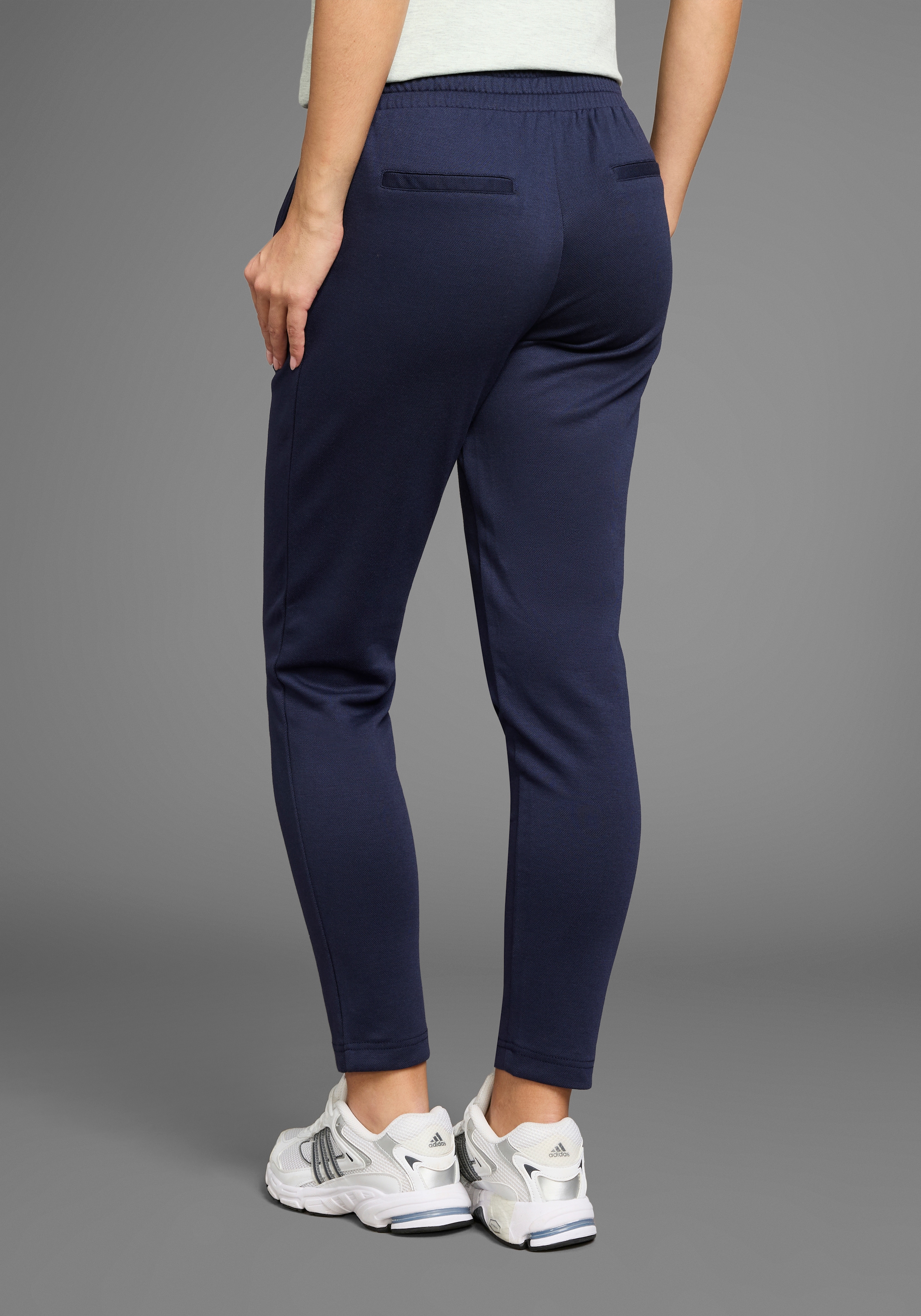 Laura Scott Schlupfhose, in sportivem Look