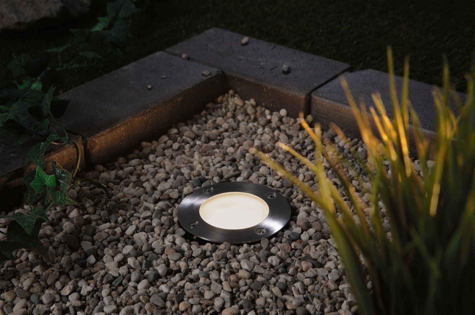 Paulmann LED Einbauleuchte »Plug & Shine Bodeneinbauleuchte Goldlicht Einzelspot IP65 4,6W Schwarz«, 1 flammig, Smart Home Zigbee 3.0, Insektenfreundlich, Tunable Warmwhite