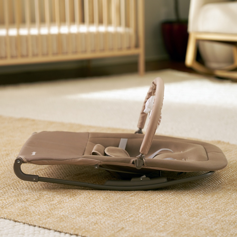 ingenuity Babywippe »Nestle™ Vibrating Rocker« bis 9 kg mit Vibration