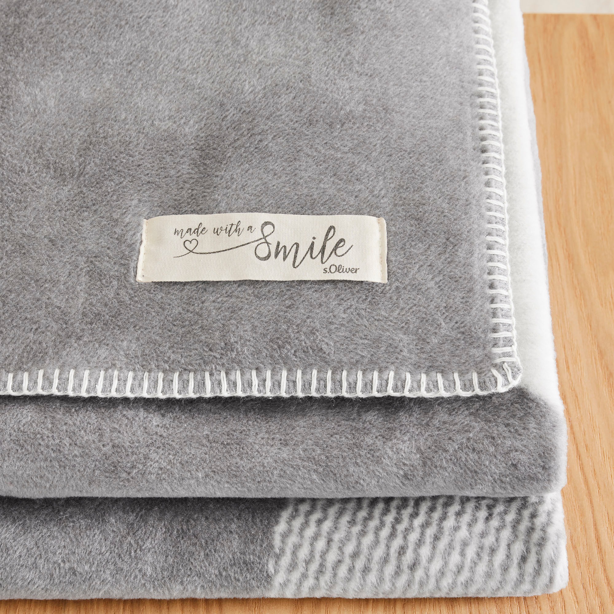 s.Oliver Wohndecke »Kuscheldecke s.Oliver«, mit abstraktem Design