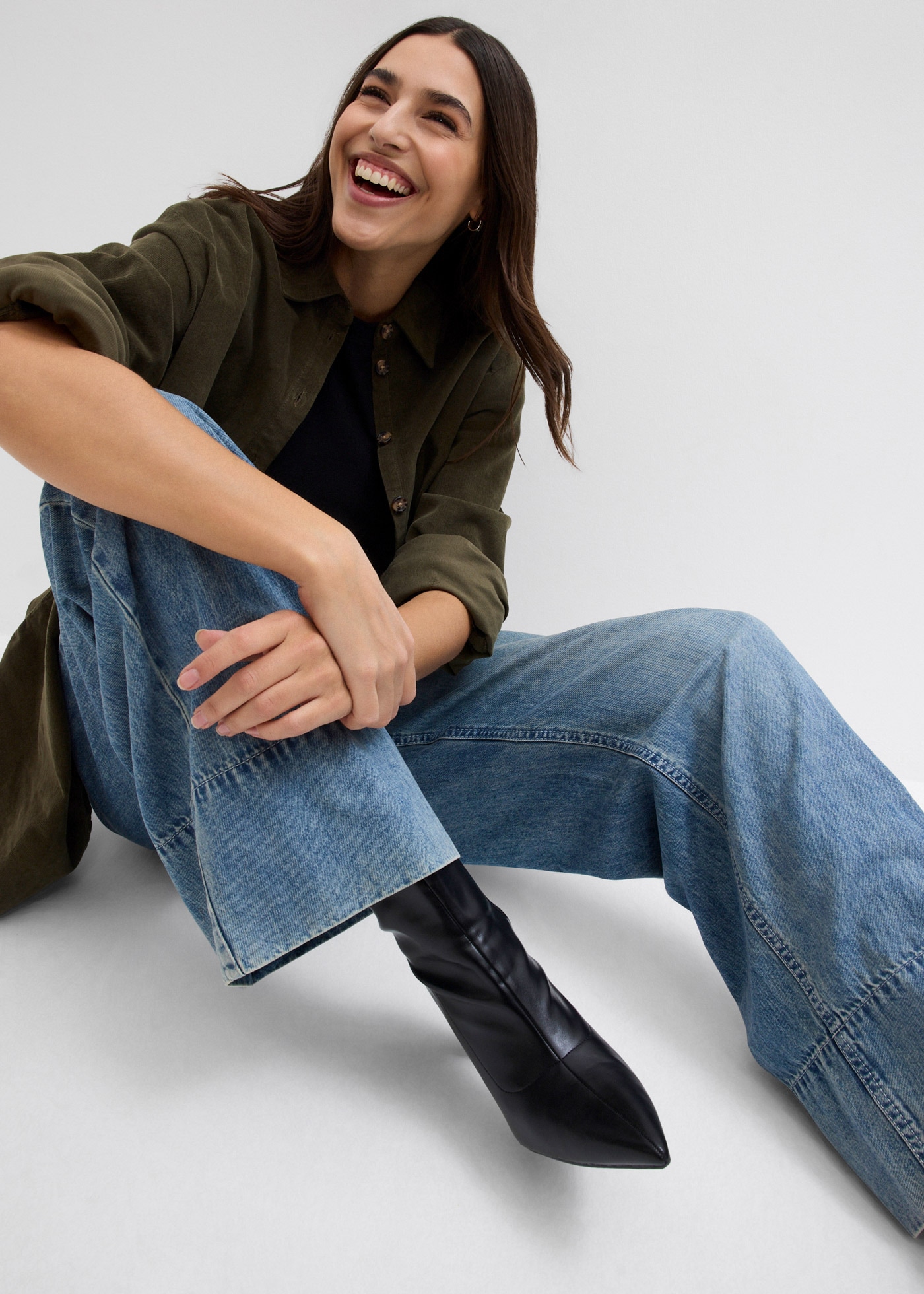 bonprix Weite Jeans hoher Bund, lockere Passform, aus Baumwolle und Lyocell