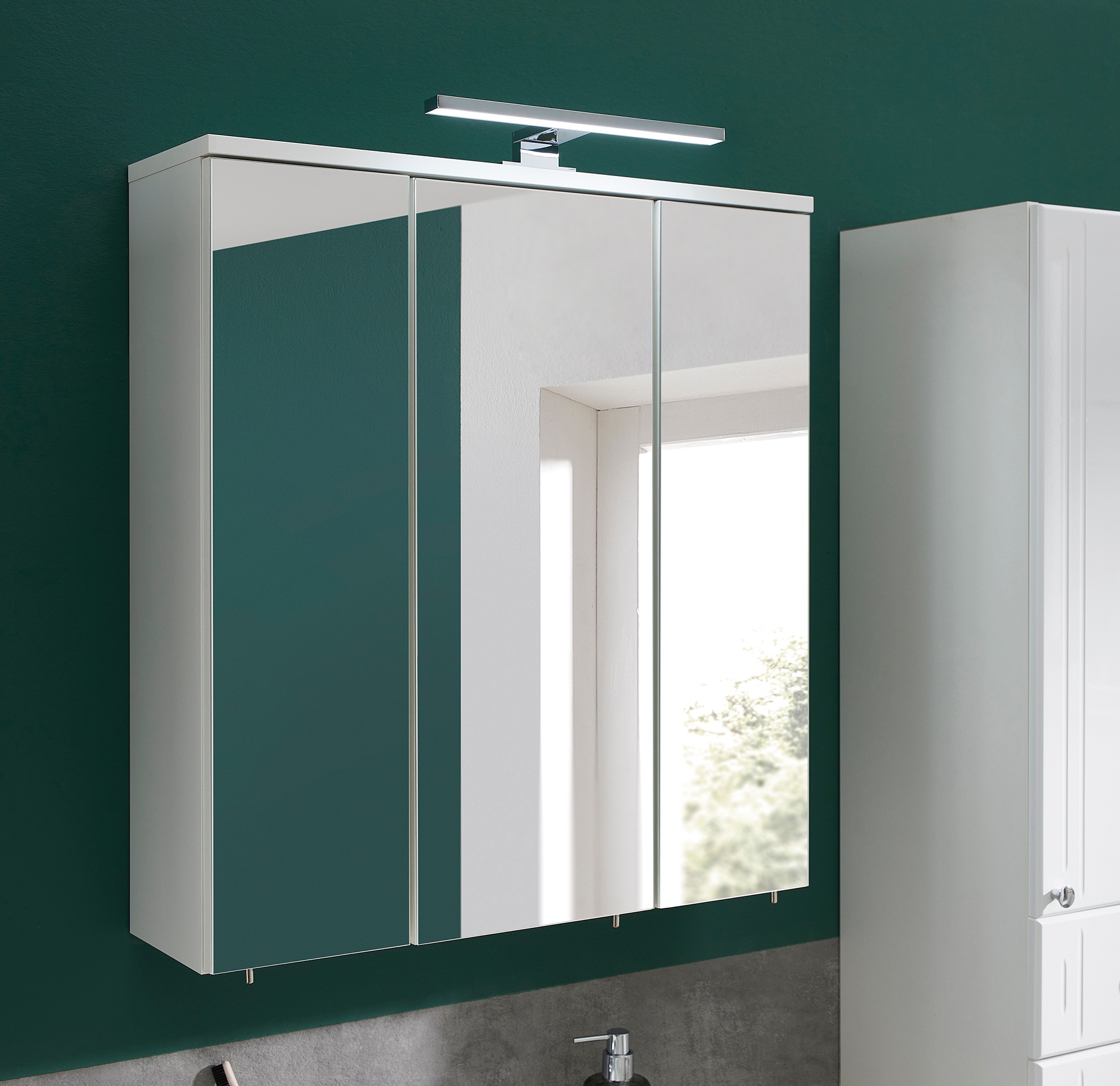 Saphir Badmöbel-Set »Quickset 955 5-teilig, Waschbeckenunterschrank und LED-Spiegelschrank«, (Set, 5 St.), in Weiß Hochglanz, Badmöbel ohne Waschbecken, 9 Türen, 3 Schubladen