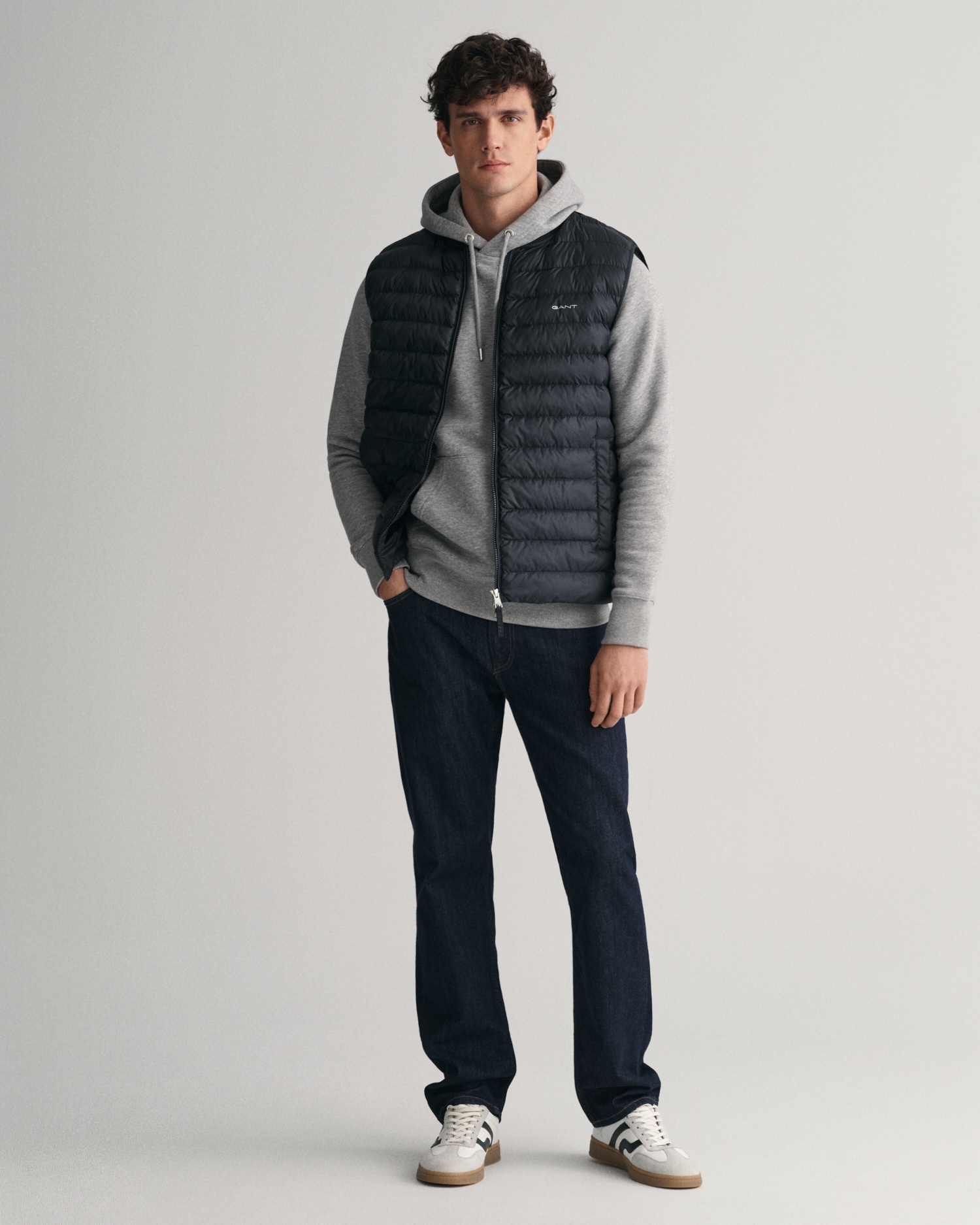Gant Steppweste »LIGHT PADDED BOMBER VEST«, Mit Markenlabel am Rücken
