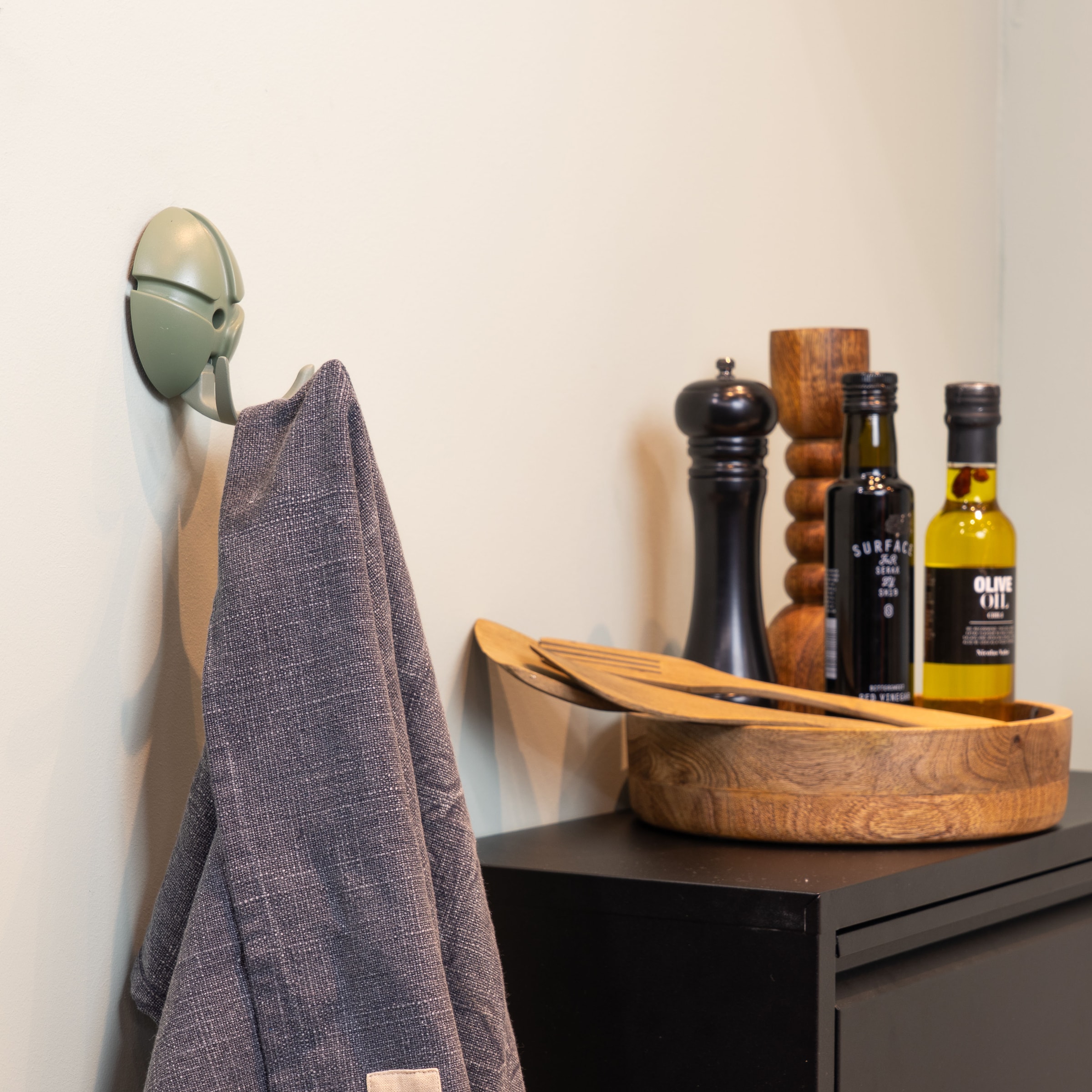Spinder Design Garderobenhaken »TICK« Design-Garderobe aus recyceltem ABS und mit klappbaren Haken