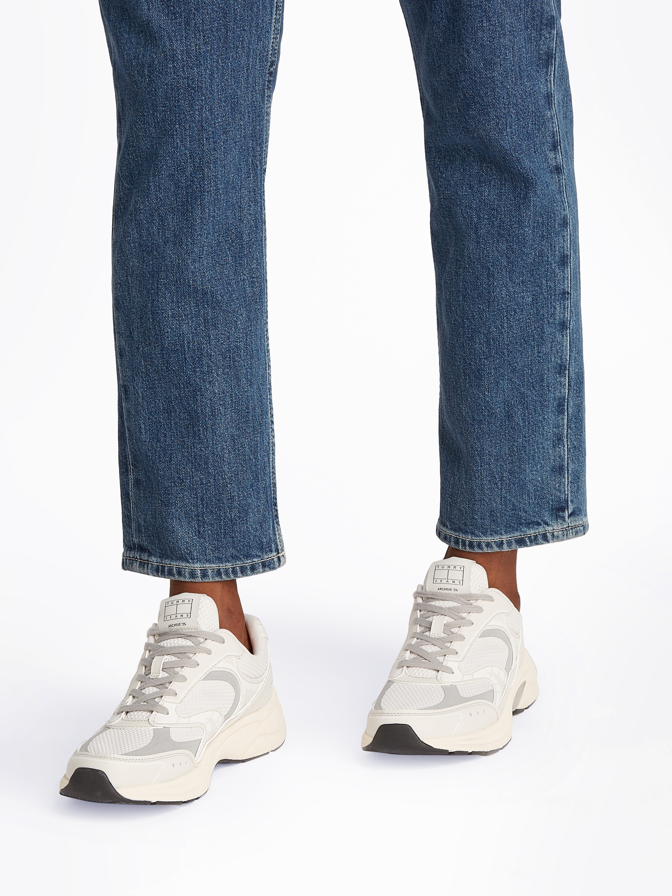 Tommy Jeans Sneaker »ARCHIVE'25«  , Freizeitschuh, Halbschuh, Schnürschuh mit Kontrastbesätzen