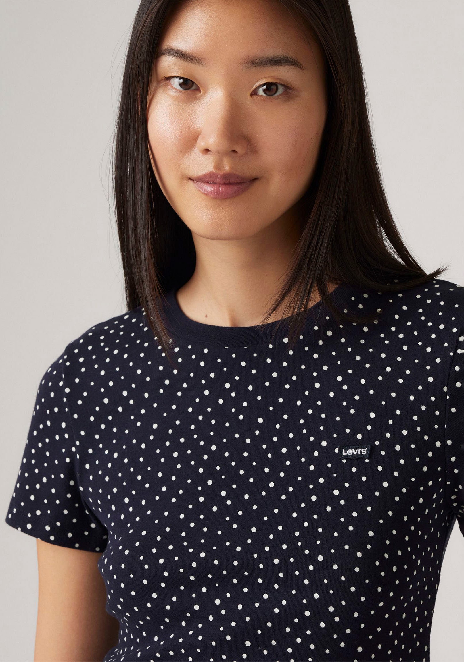 Levi's® T-Shirt »ESSENTIAL HM SS TEE«, Taillierter Schnitt