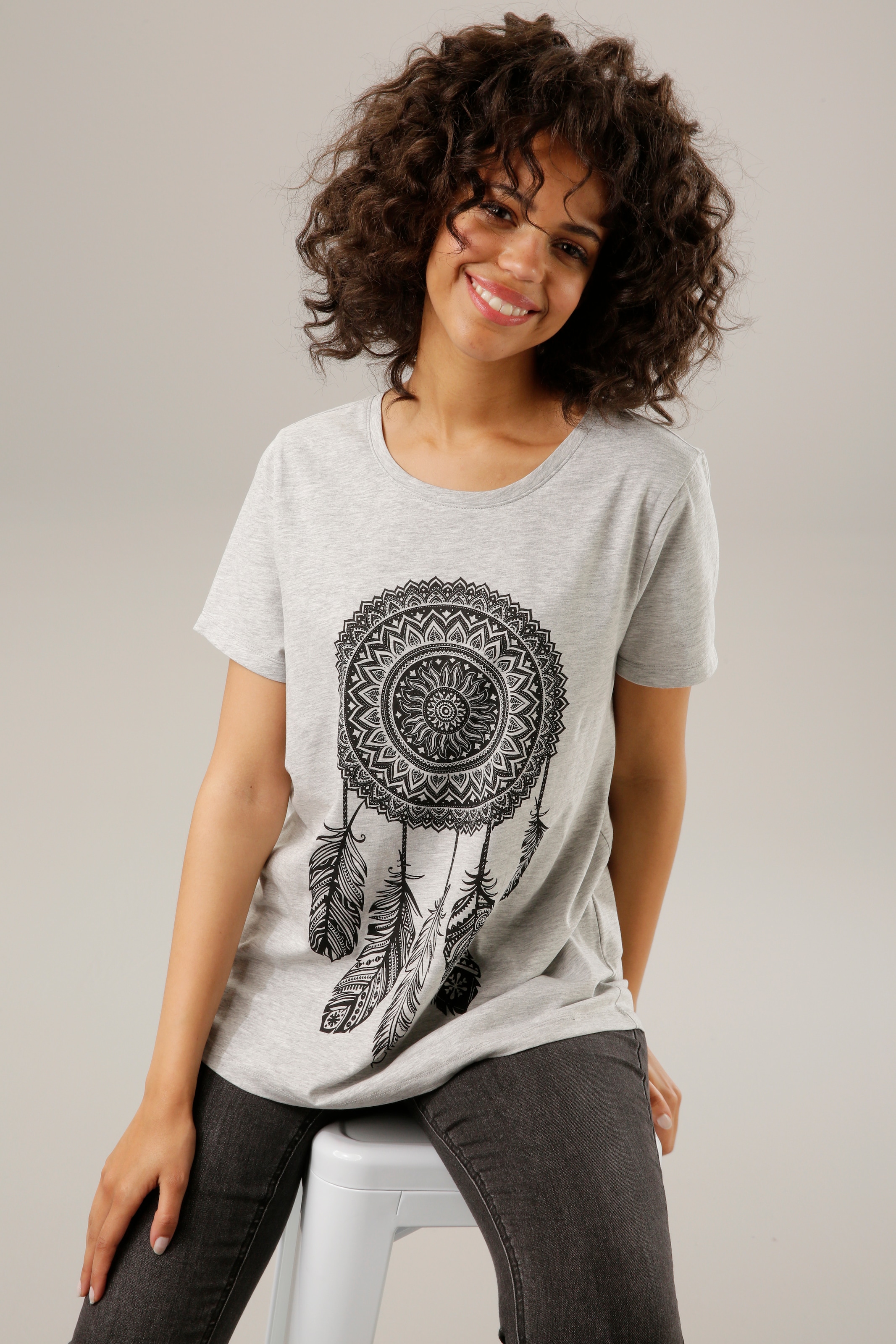 Aniston CASUAL T-Shirt, Mandala-Front-Druck Online-Shop im verträumten mit bestellen
