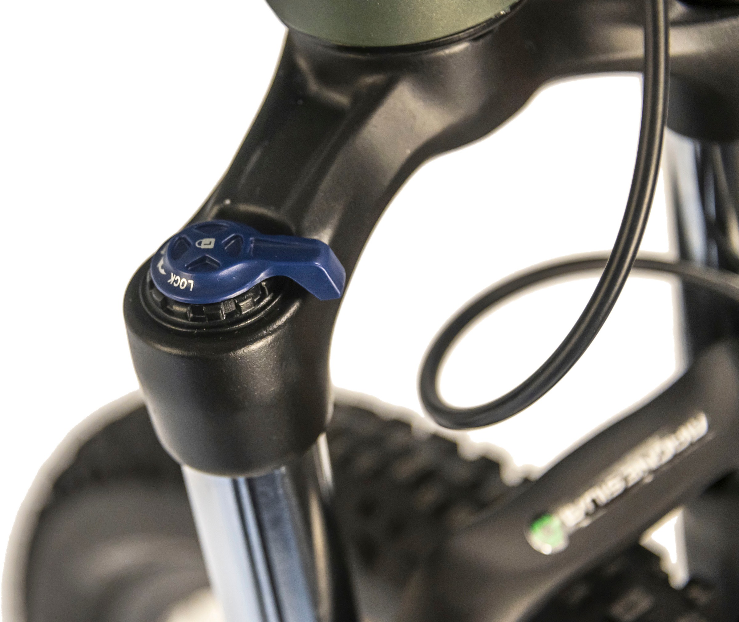 Adore E-Bike »Santoro«, 9 Gang, Shimano, ALIVIO Shadow Design, Mittelmotor 250 W, Pedelec, Elektrofahrrad für Damen u. Herren, MTB