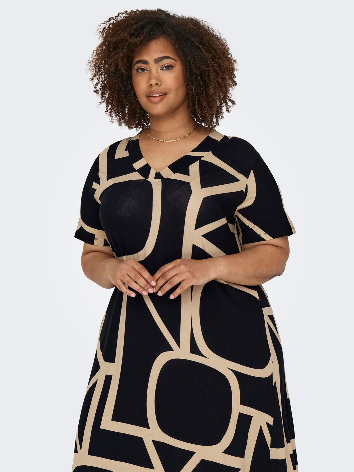 ONLY CARMAKOMA Shirtkleid »CARFYRLA LIFE S/S V-NCK BLK AOP DRE NOOS«