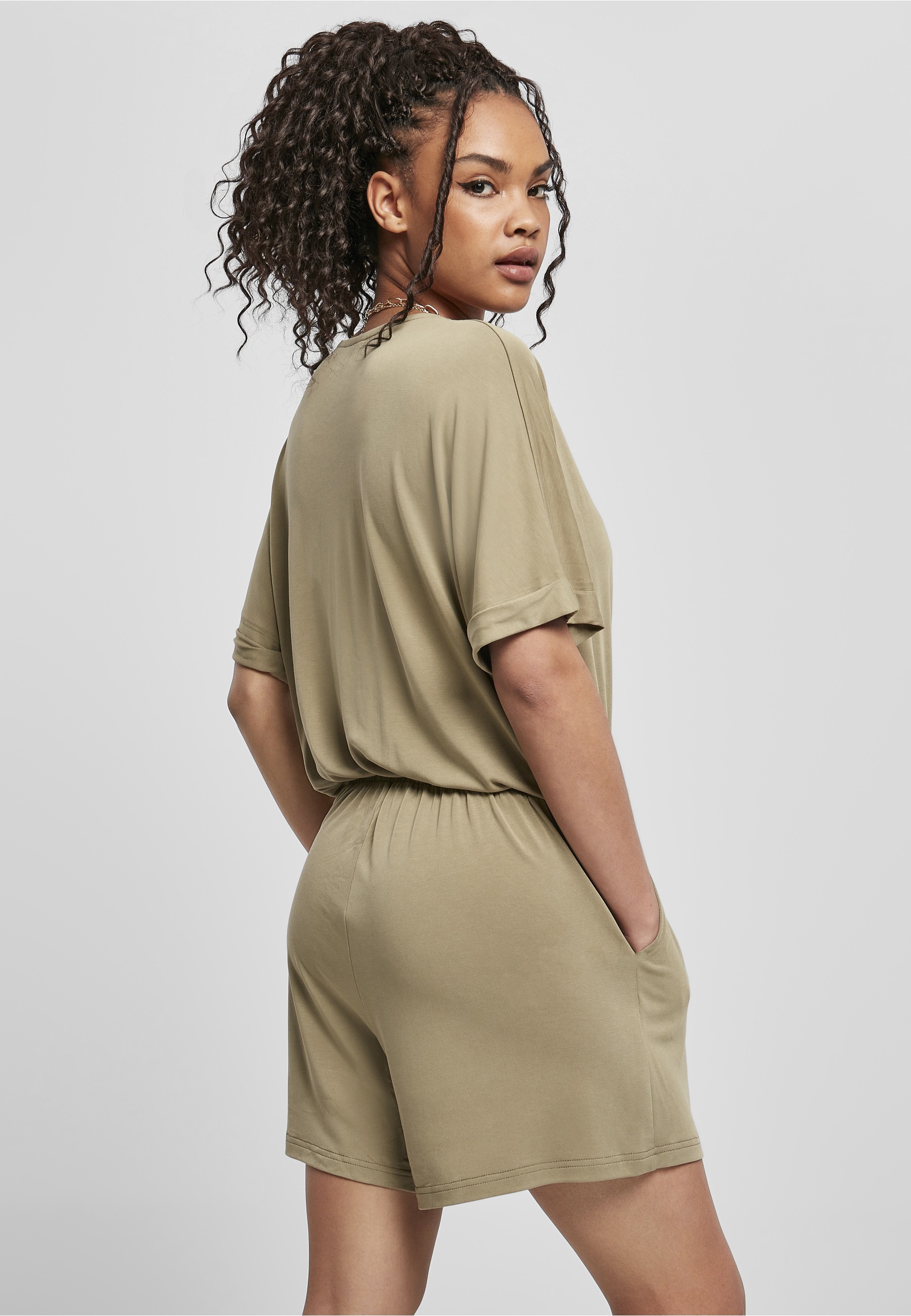 URBAN CLASSICS Jumpsuit »Urban Classics Damen Ladies Short Modal Jumpsuit« 1 Stk.