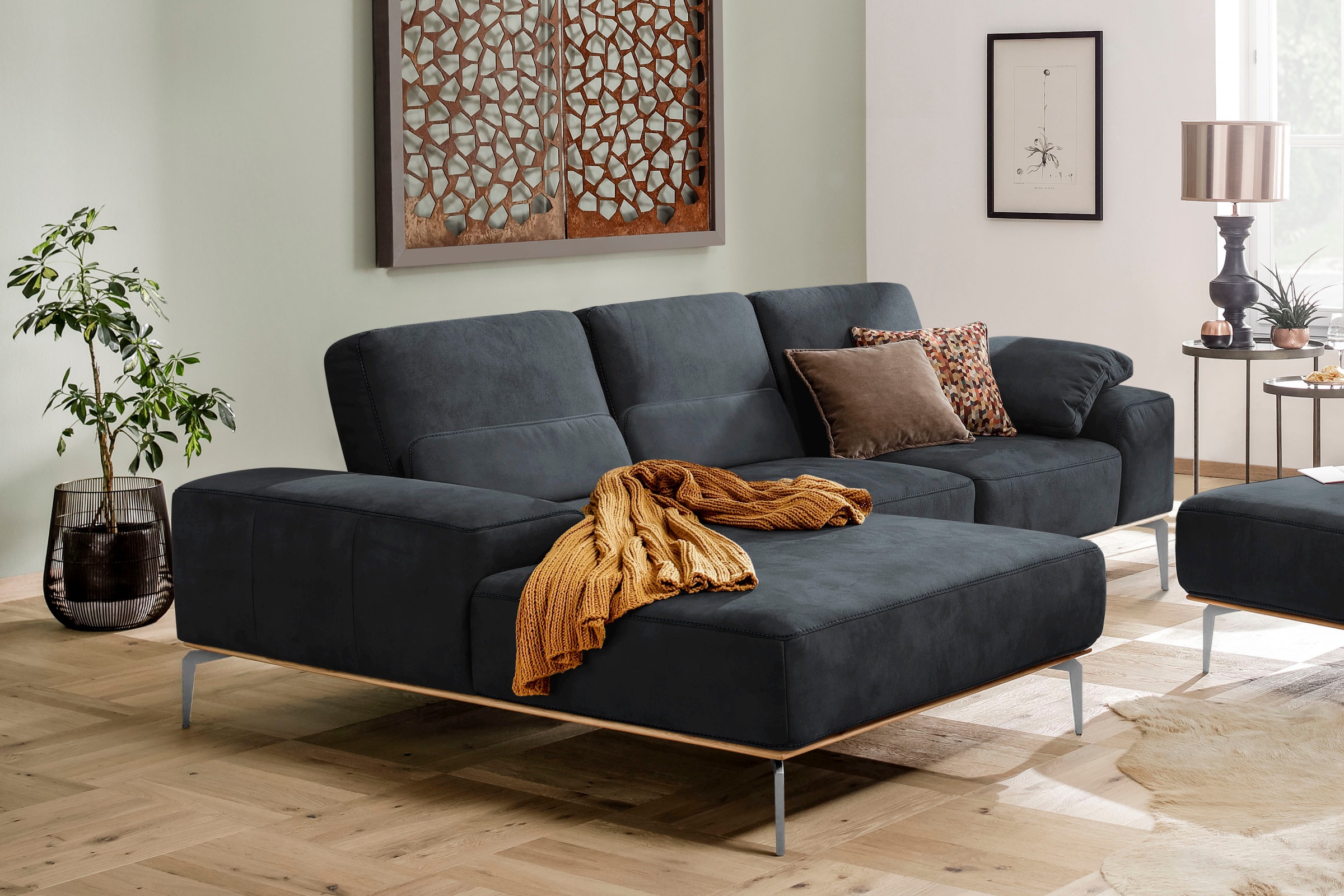 W.SCHILLIG Ecksofa »run, Designsofa mit tollem Sitzkomfort, L-Form«, mit elegantem Holzsockel, Füße in Chrom glänzend, Breite 279 cm