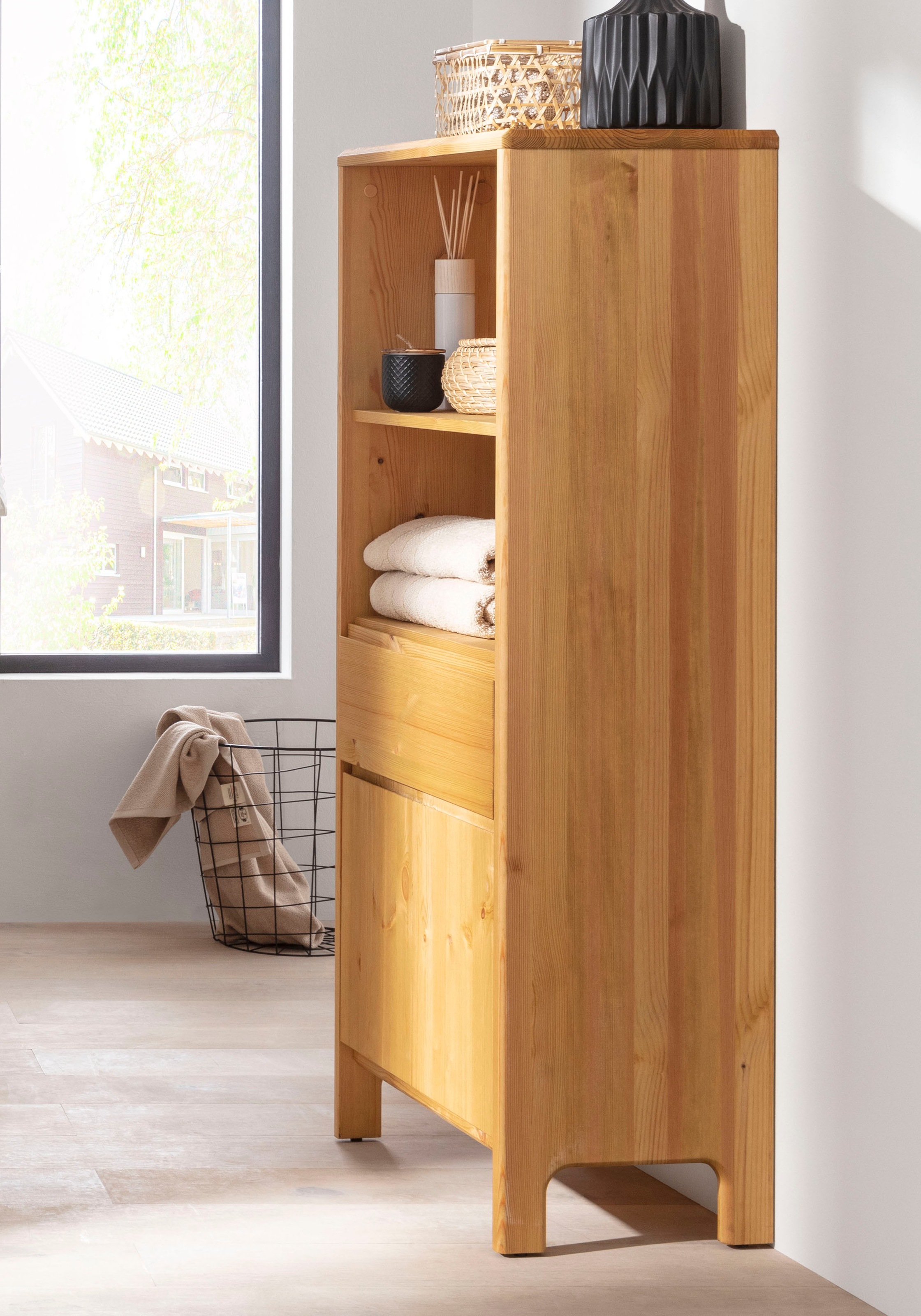 OTTO products Midischrank »Jorrick«, Breite 60 cm, Massivholz Kiefer mit Bio Öl/Wachs behandelt