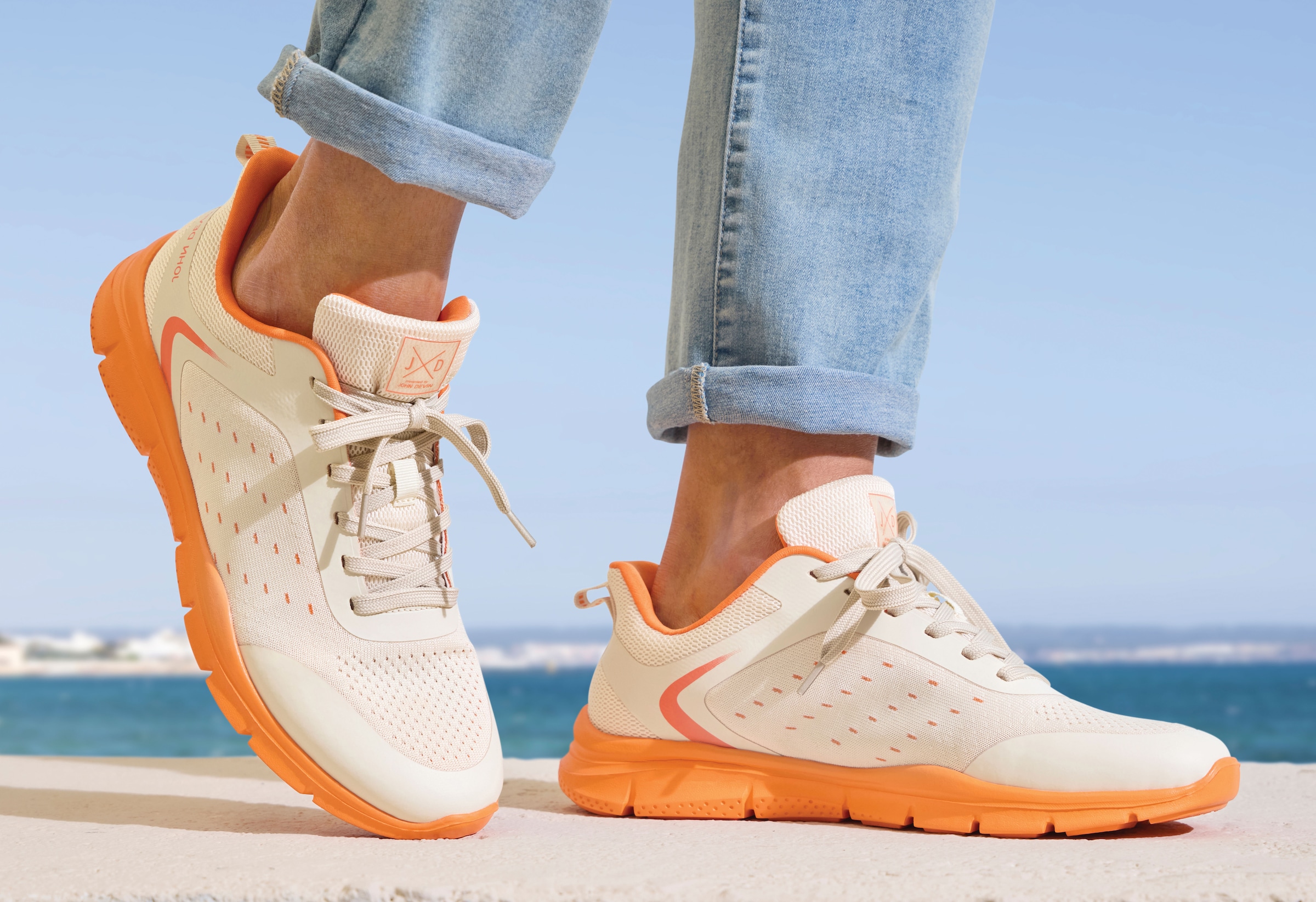 John Devin Sneaker »Schnürschuh, Freizeitschuhe, Schnürhalbschuhe, Halbschuh, Turnschuh«  im sportiven Look mit farbiger und flexibler Sohle VEGAN