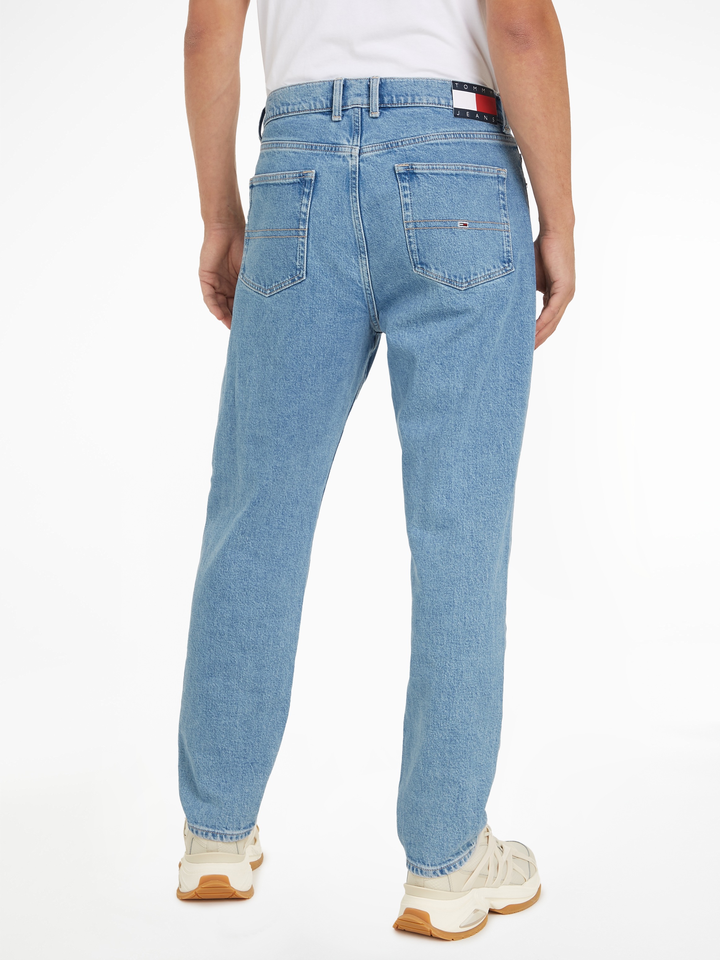 Tommy Jeans Tapered-fit-Jeans »ISAAC RLXD TAPERED«, im 5-Pocket-Style