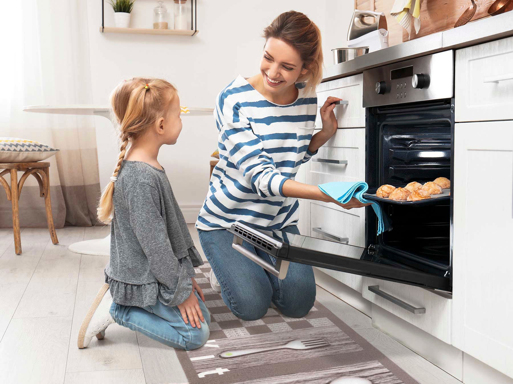 Primaflor-Ideen in Textil Küchenläufer »KITCHEN, Made in Belgium«, rechteckig, 5 mm Höhe, mit Schriftzug & Motiv Besteck, rutschhemmend, waschbar, Küche