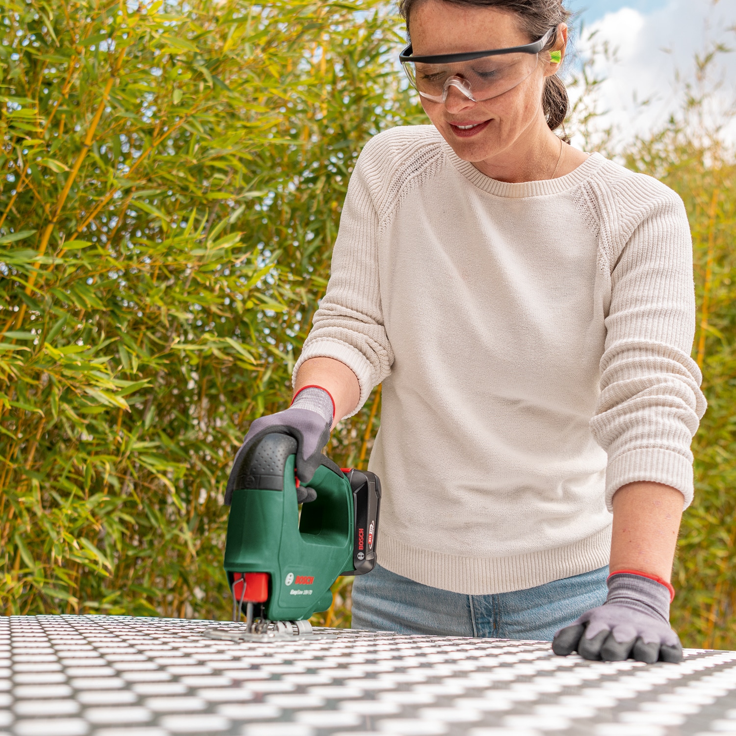 Bosch Home & Garden Akku-Stichsäge »EasySaw 18V-70«, Inkl. Akku 2 Ah und Ladegerät AL 18V-20