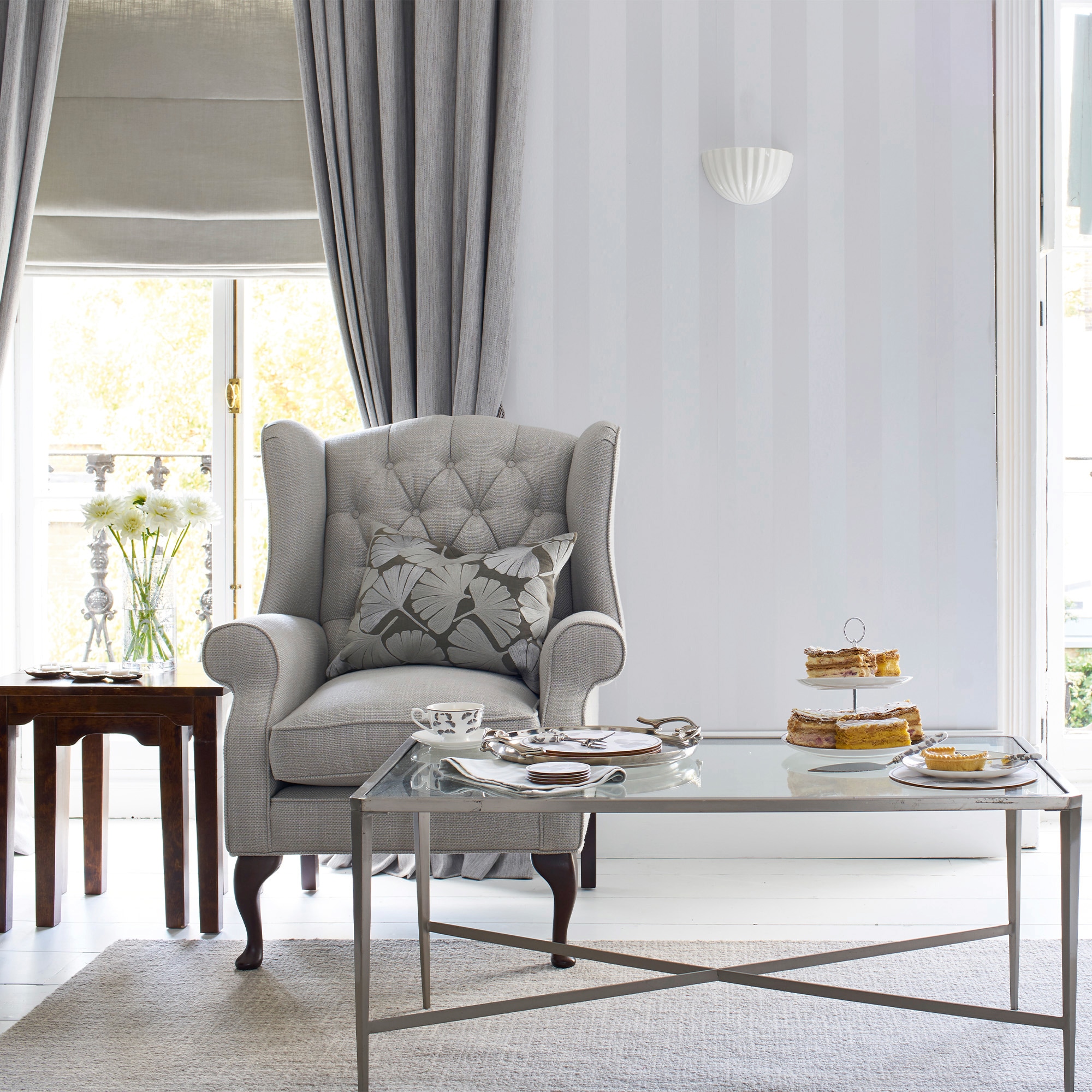 LAURA ASHLEY Vliestapete »Lilleescent Streifen« Streifen FSC® zertifiziert, mit lebhaftem Druck, 10 Meter Länge