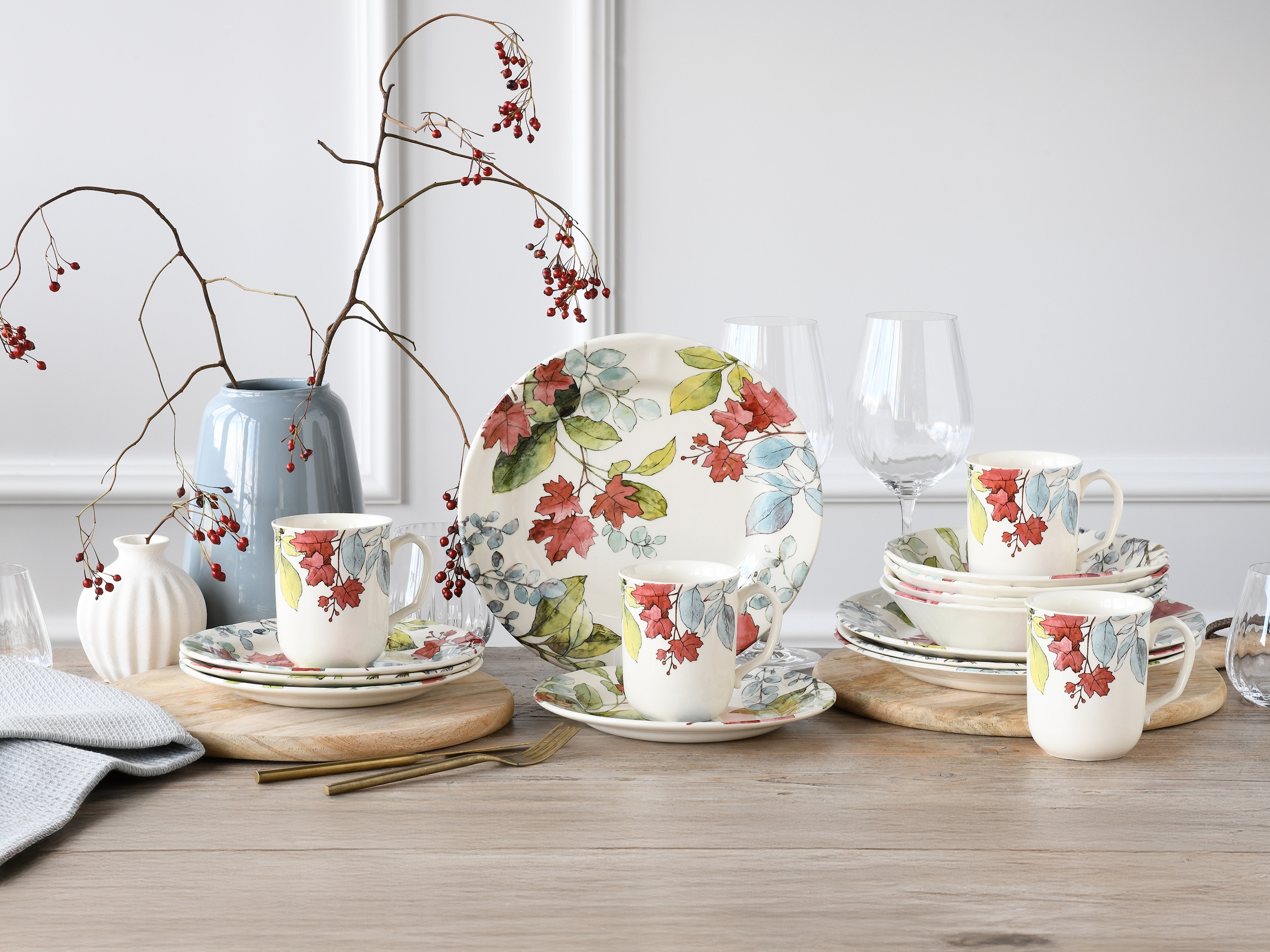 CreaTable Kombiservice »Geschirr-Set Maple«, (Set, 16 tlg., Kaffeeservice und Tafelservice im Set, für 4 Personen), Service, romantisches Blattdekor, 16 Teile, für 4 Personen