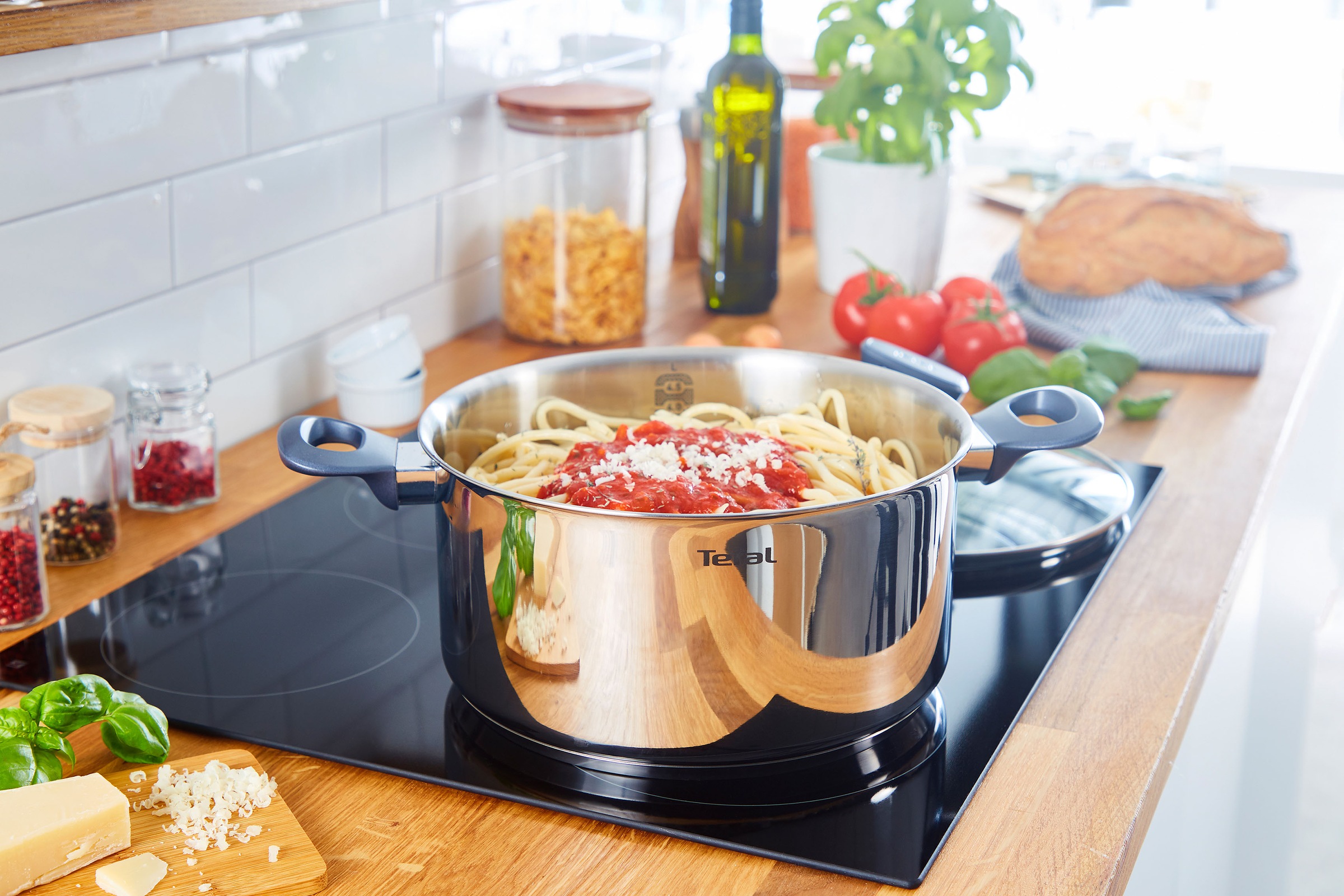 Tefal Kochtopf »Daily Cook«, Edelstahl, Edelstahl-Topf mit stehendem Deckel,Ausgießer,alle Herdarten,Induktion