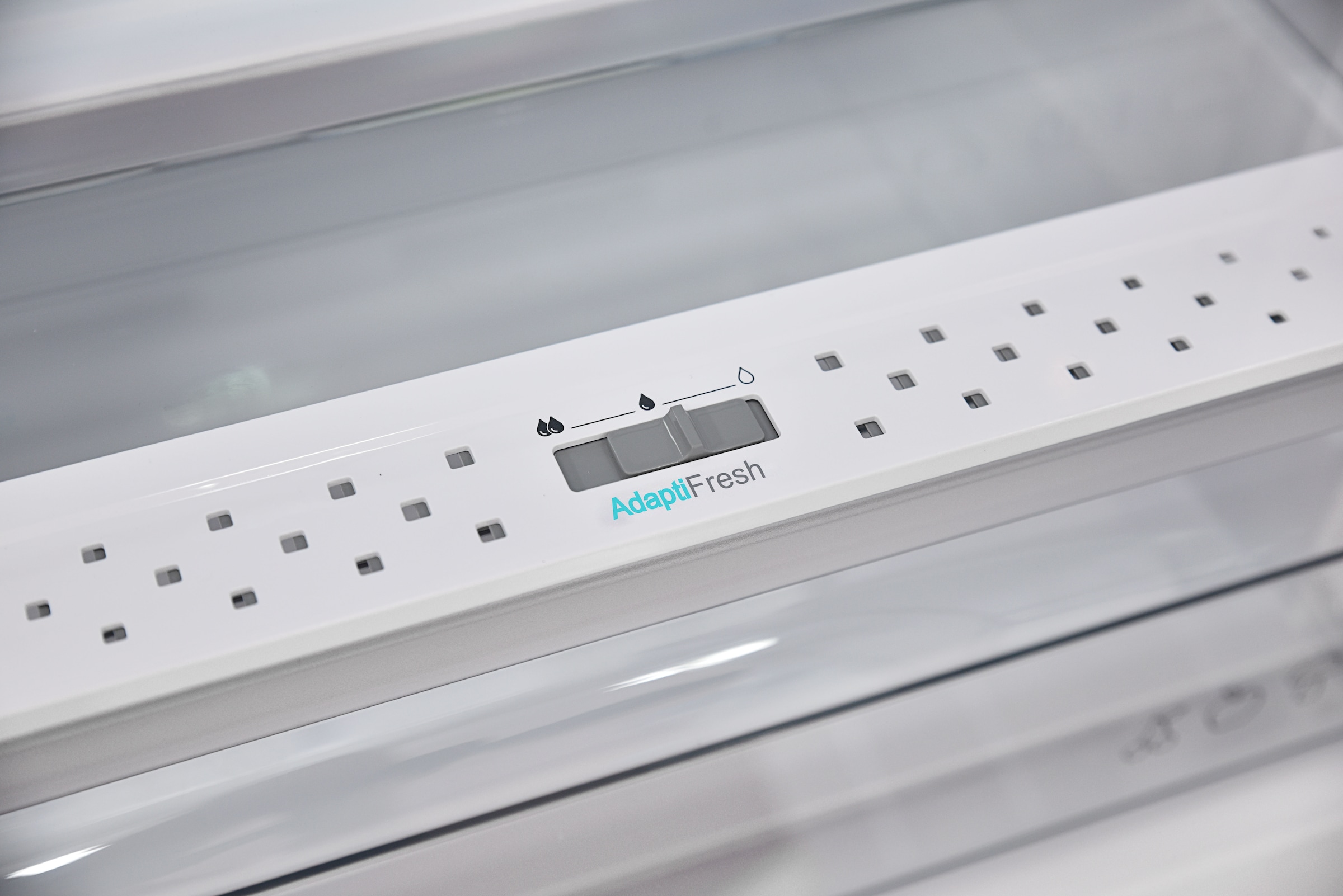 Sharp Einbaukühlschrank »SJ-LD110E0XS-EU«, (88cm Nische), Schlepptür