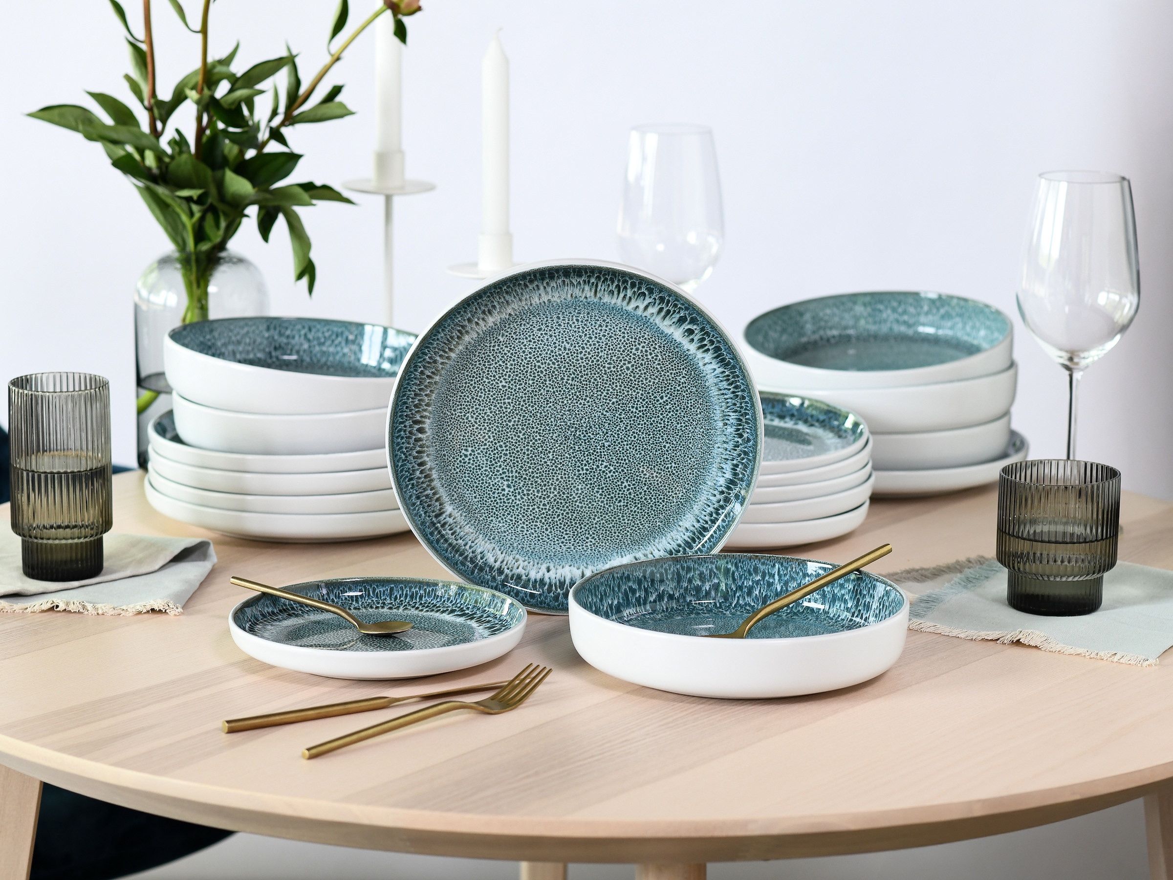 OTTO home Teller-Set »modernes Geschirr-Set, Service Novalee« hohe Haltbarkeit, spülmaschinen- & mikrowellengeeignet, Reaktivglasur