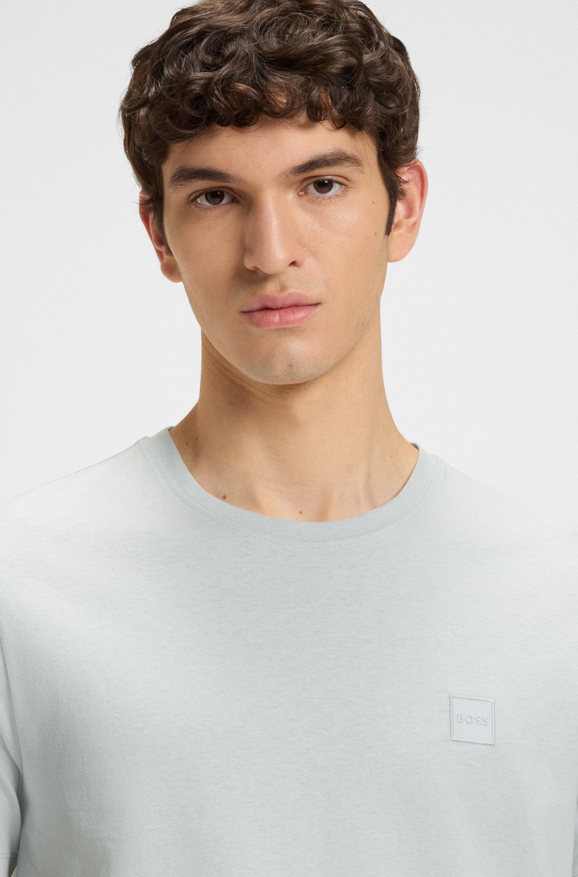 BOSS ORANGE T-Shirt »Tales« mit BOSS Stickerei auf der Brust