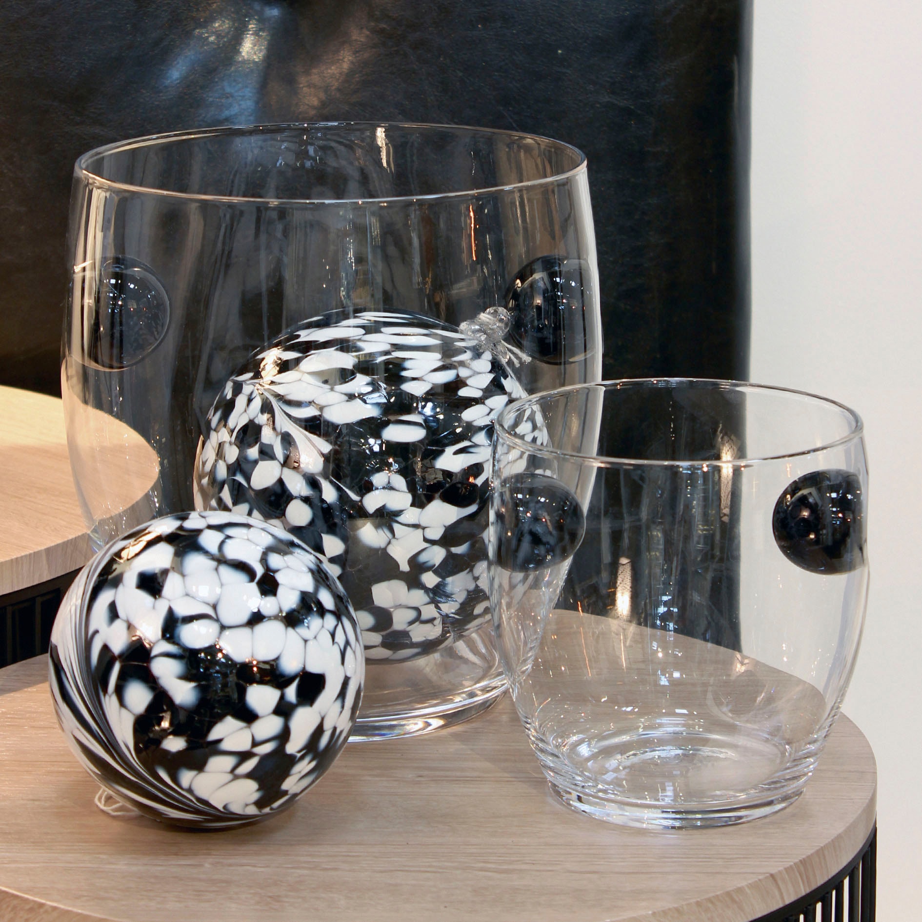GILDE Tischvase »Kuno, Vase mit kugelförmigen Einbuchtungen«, (1 St.),  dekorative Vase aus Glas, Blumenvase auf Rechnung bestellen
